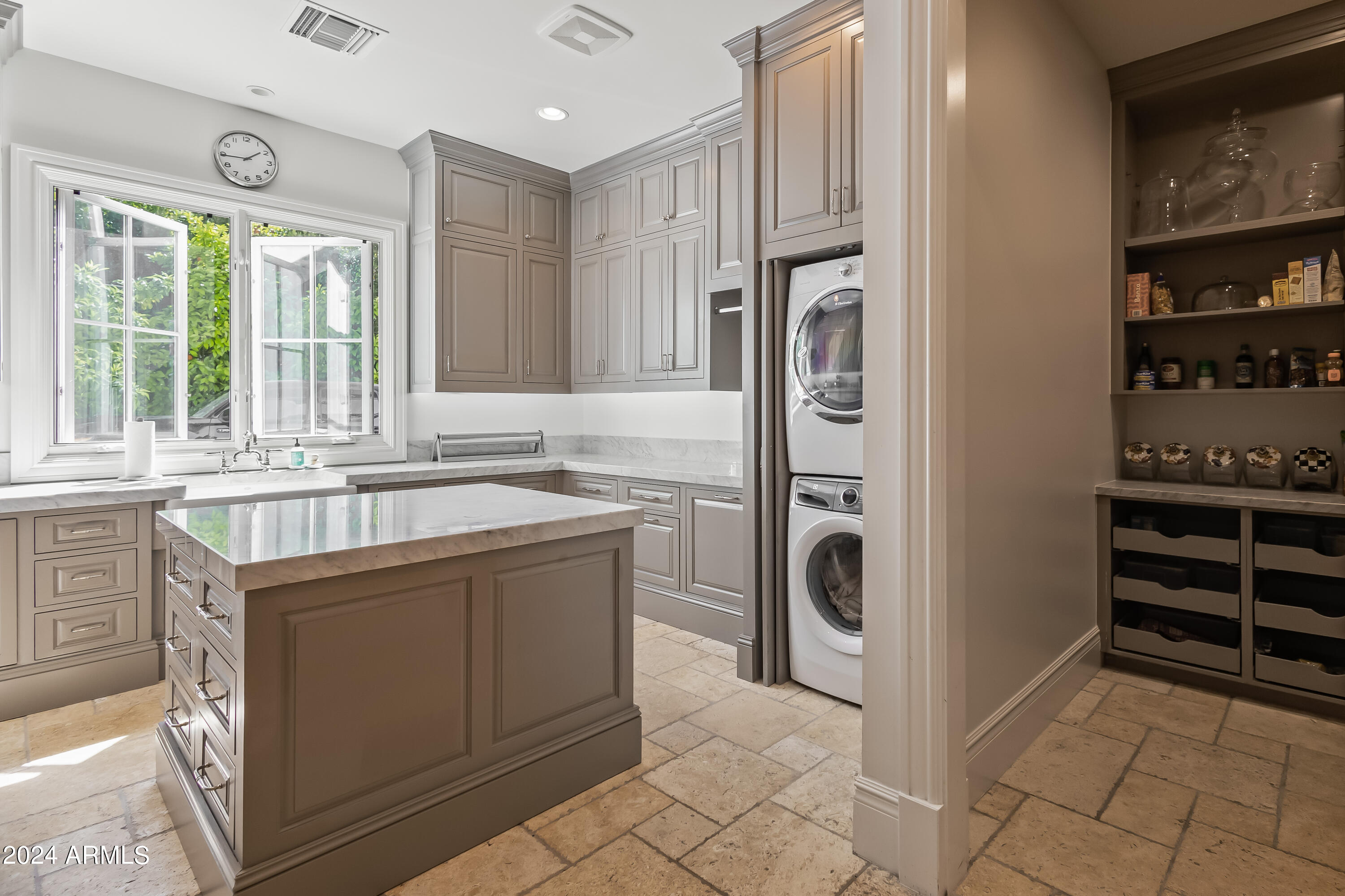 4615 N LAUNFAL Avenue