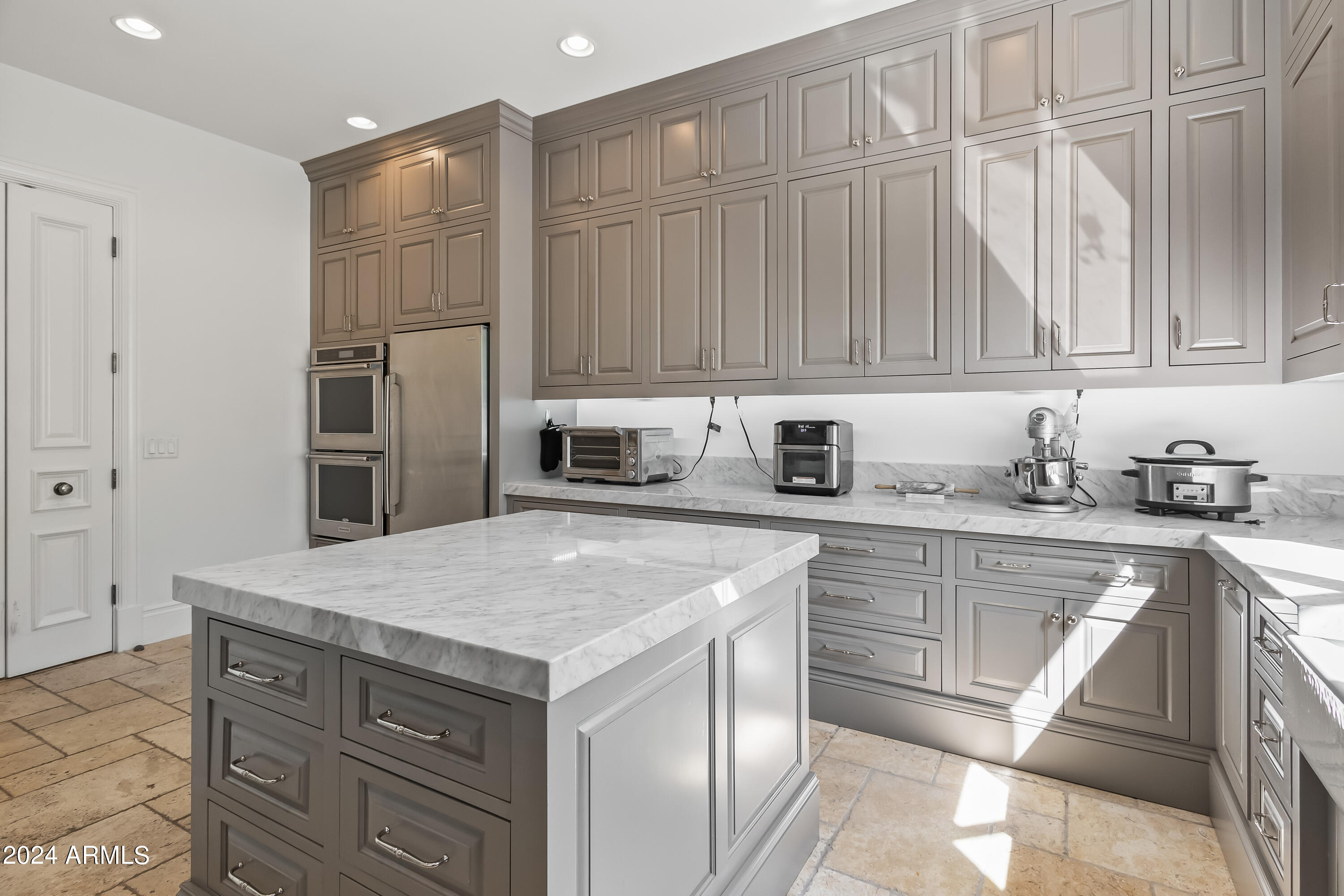 4615 N LAUNFAL Avenue