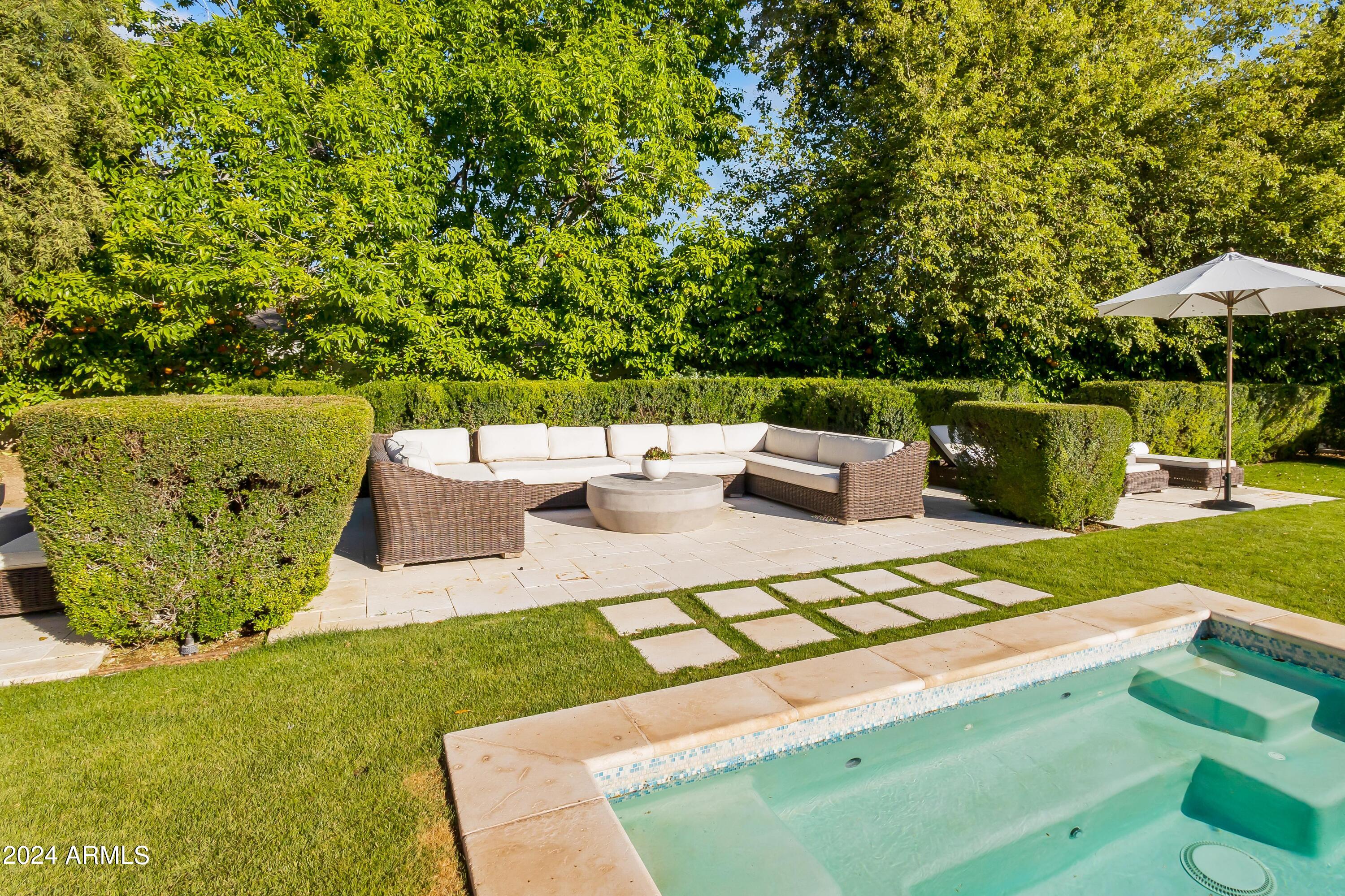 4615 N LAUNFAL Avenue