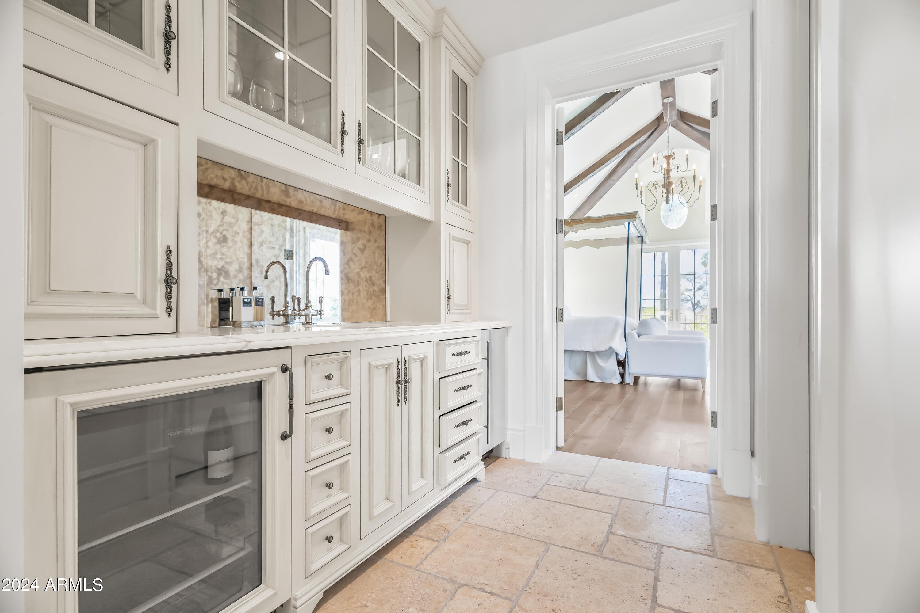 4615 N LAUNFAL Avenue