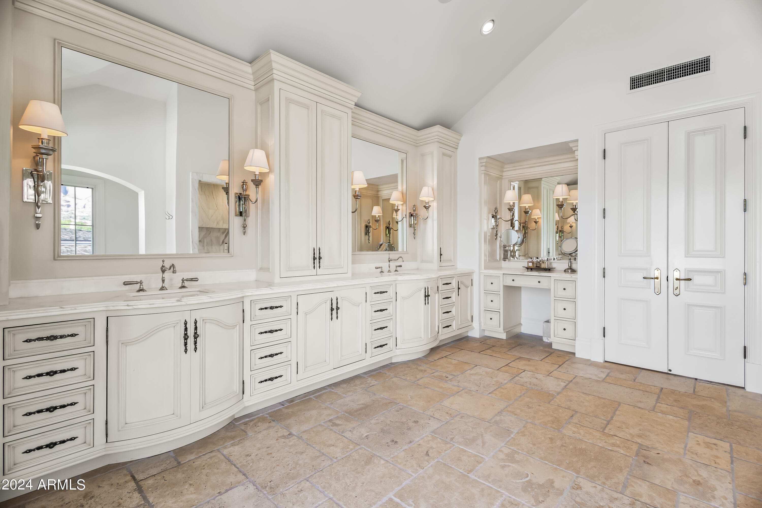 4615 N LAUNFAL Avenue