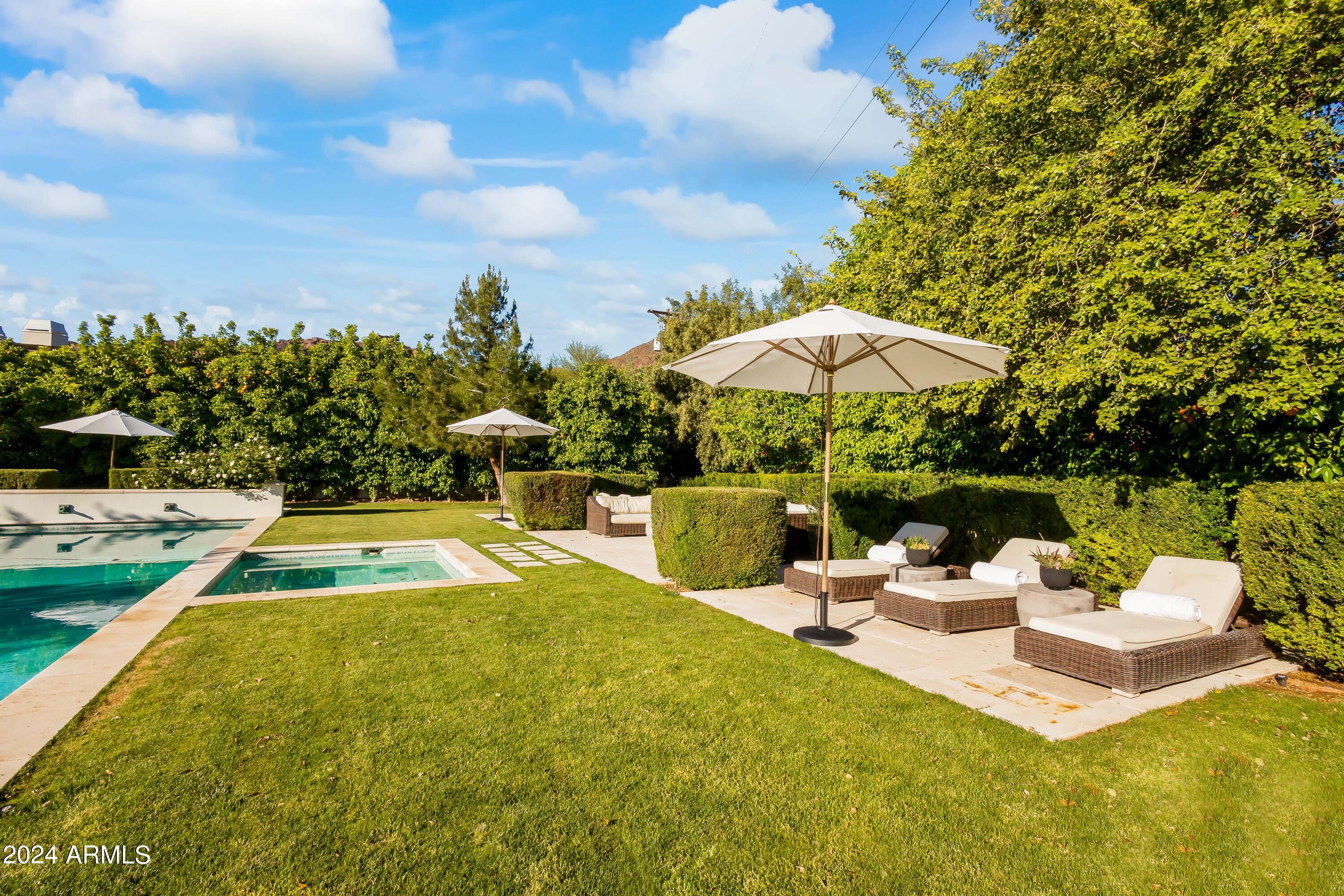 4615 N LAUNFAL Avenue