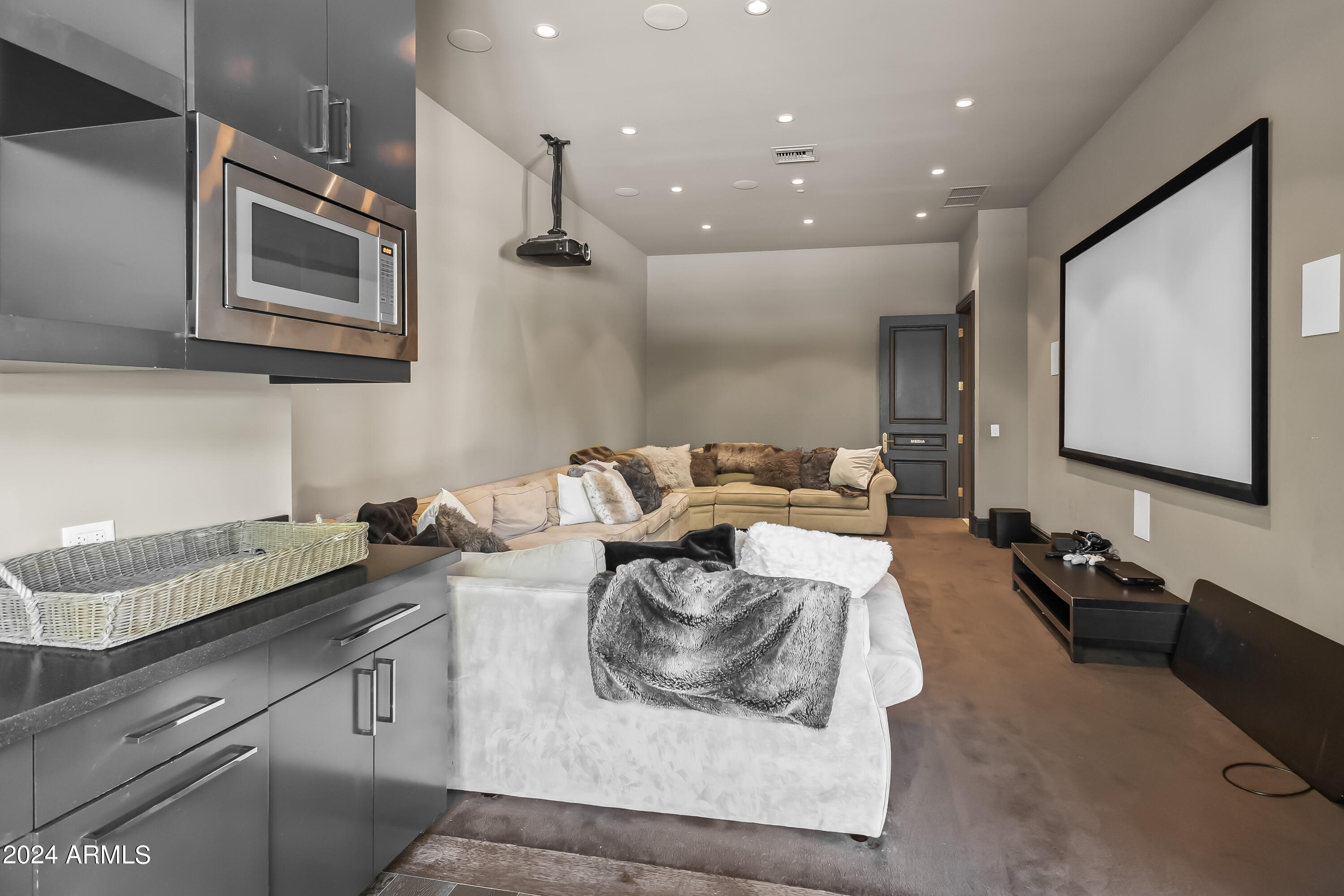 4615 N LAUNFAL Avenue