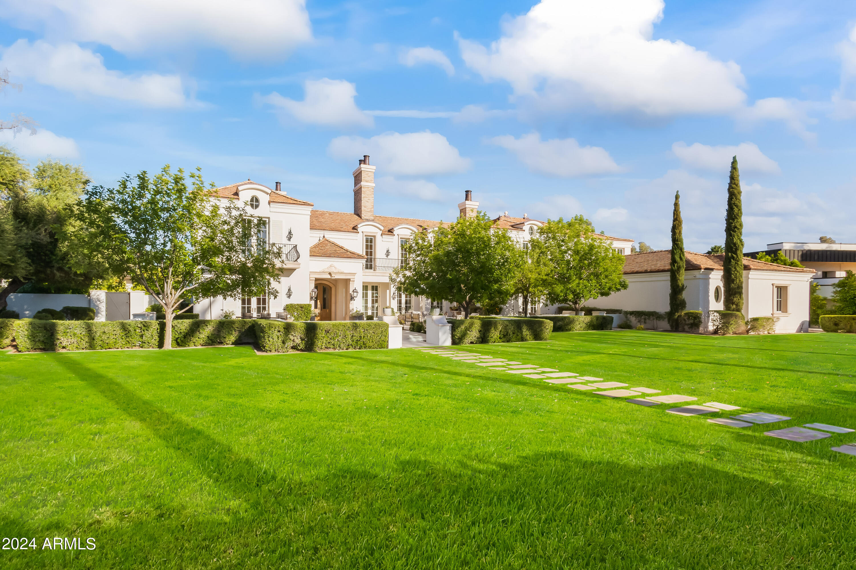 4615 N LAUNFAL Avenue