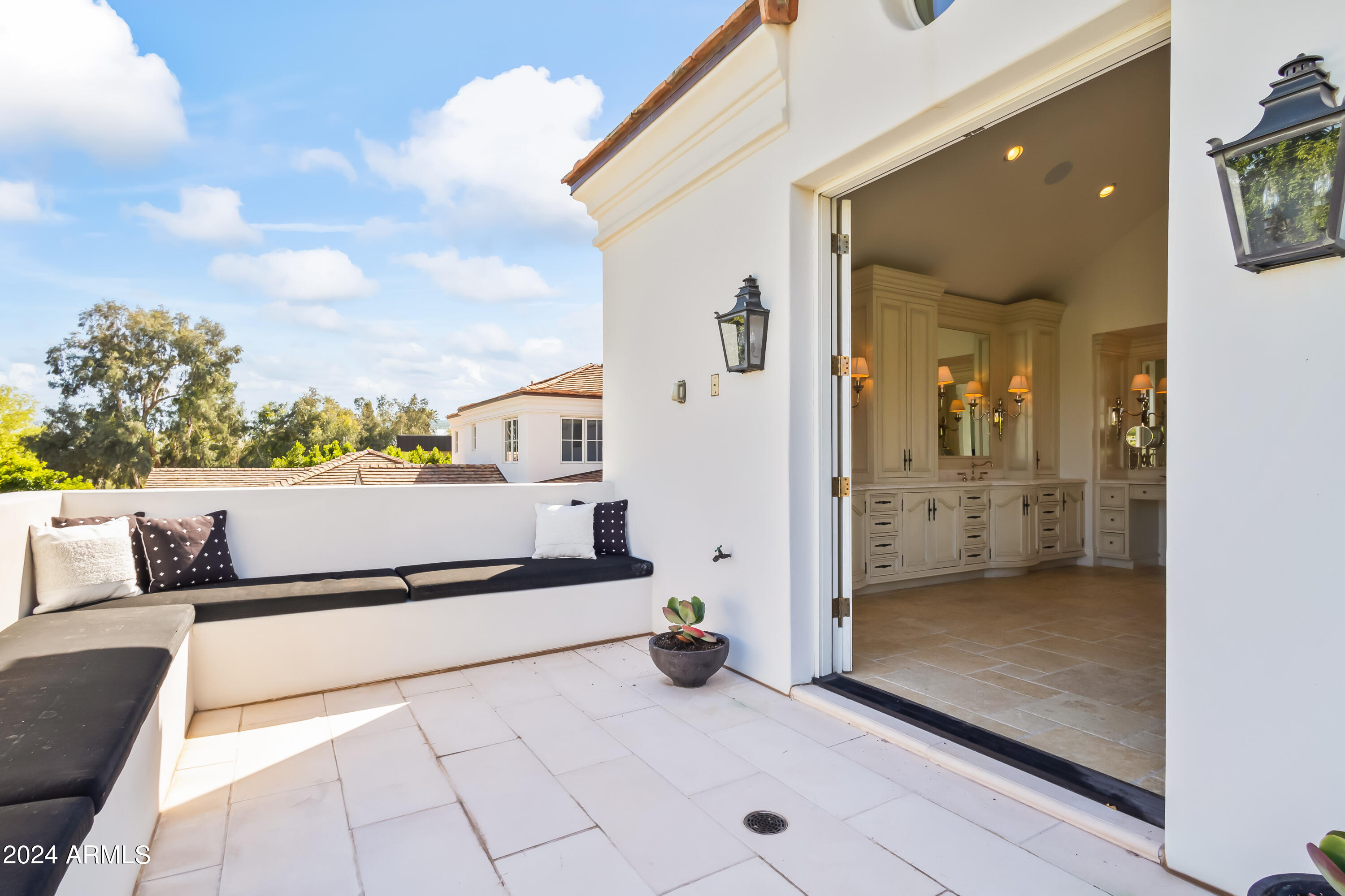 4615 N LAUNFAL Avenue