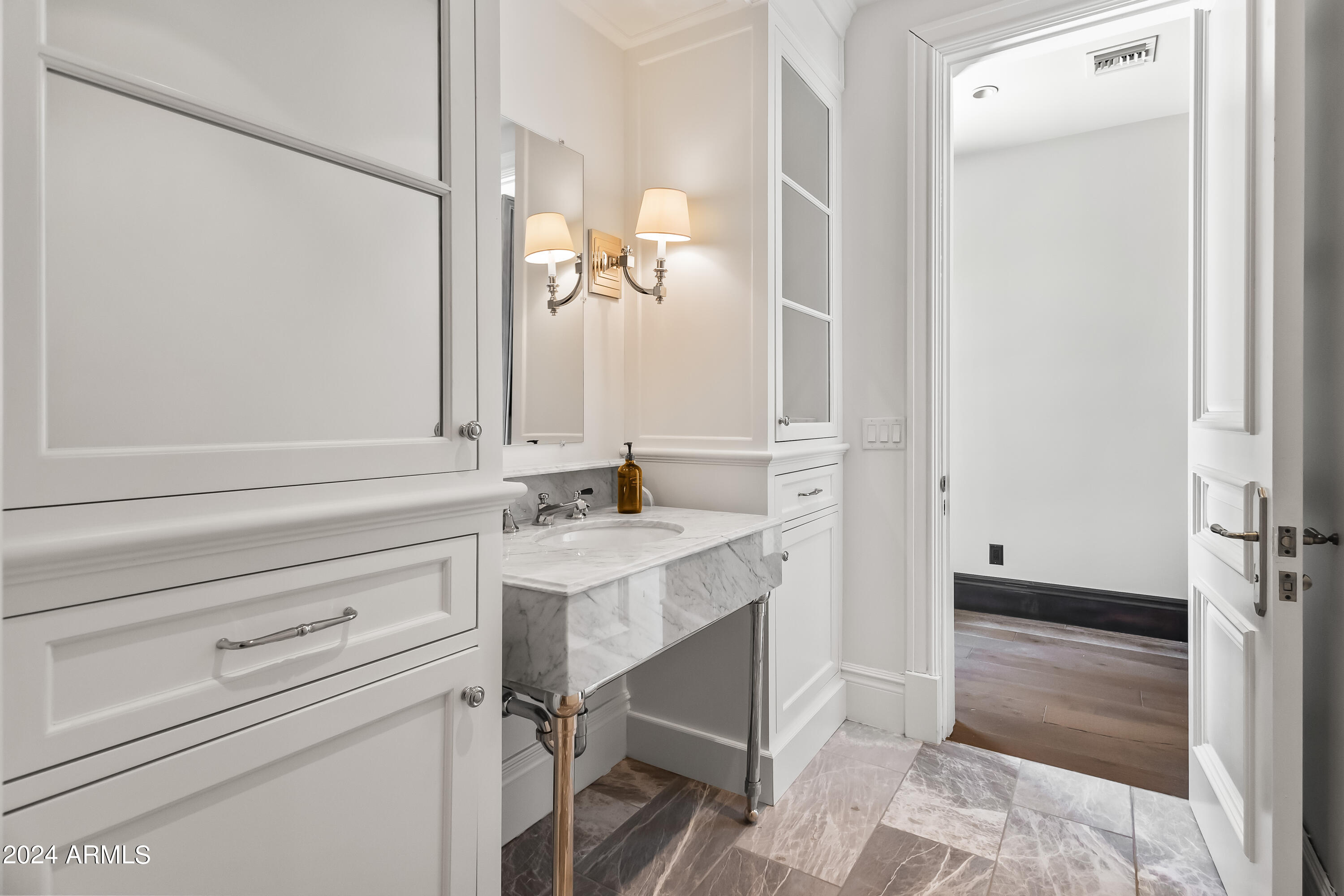 4615 N LAUNFAL Avenue