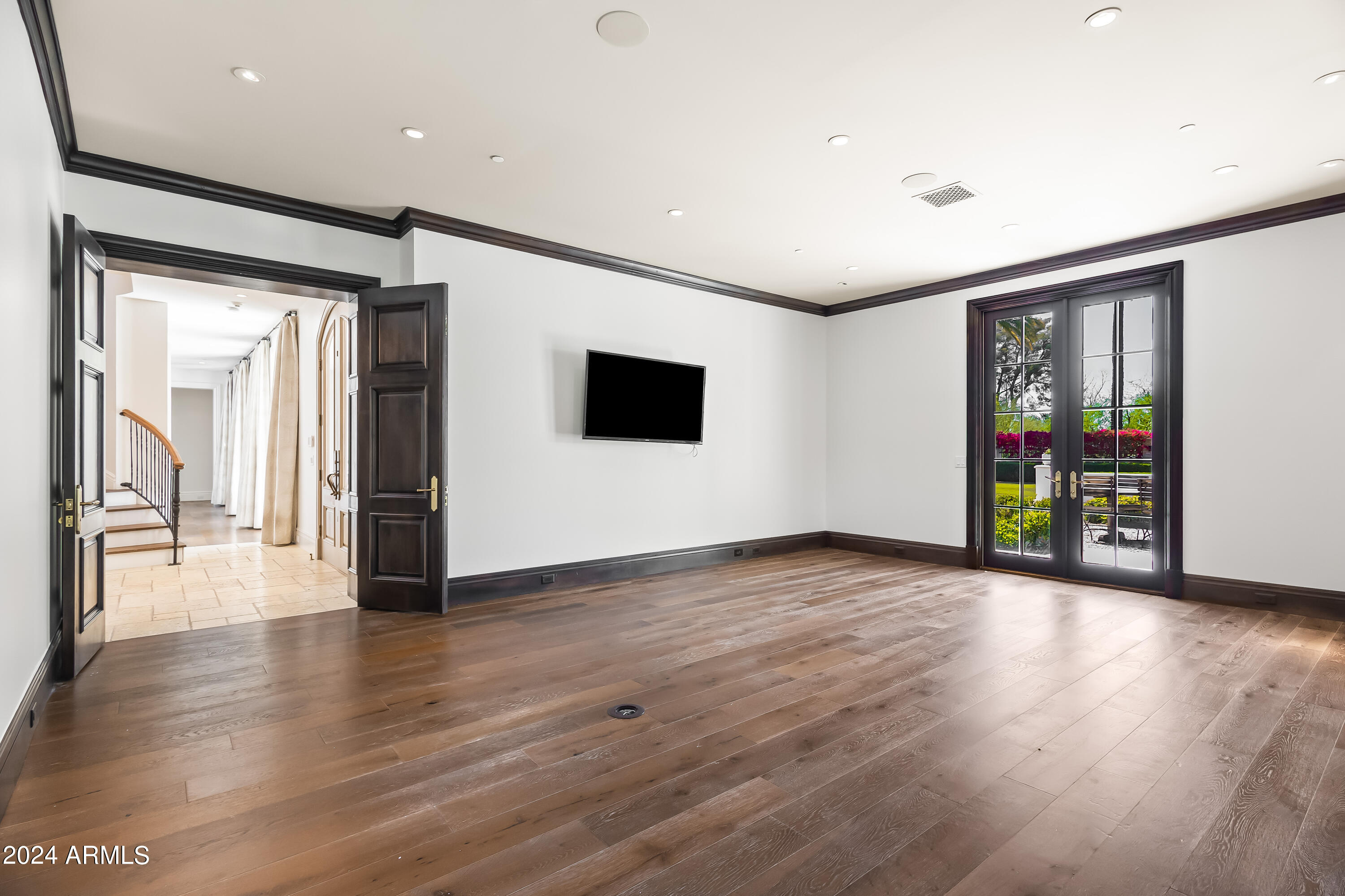 4615 N LAUNFAL Avenue