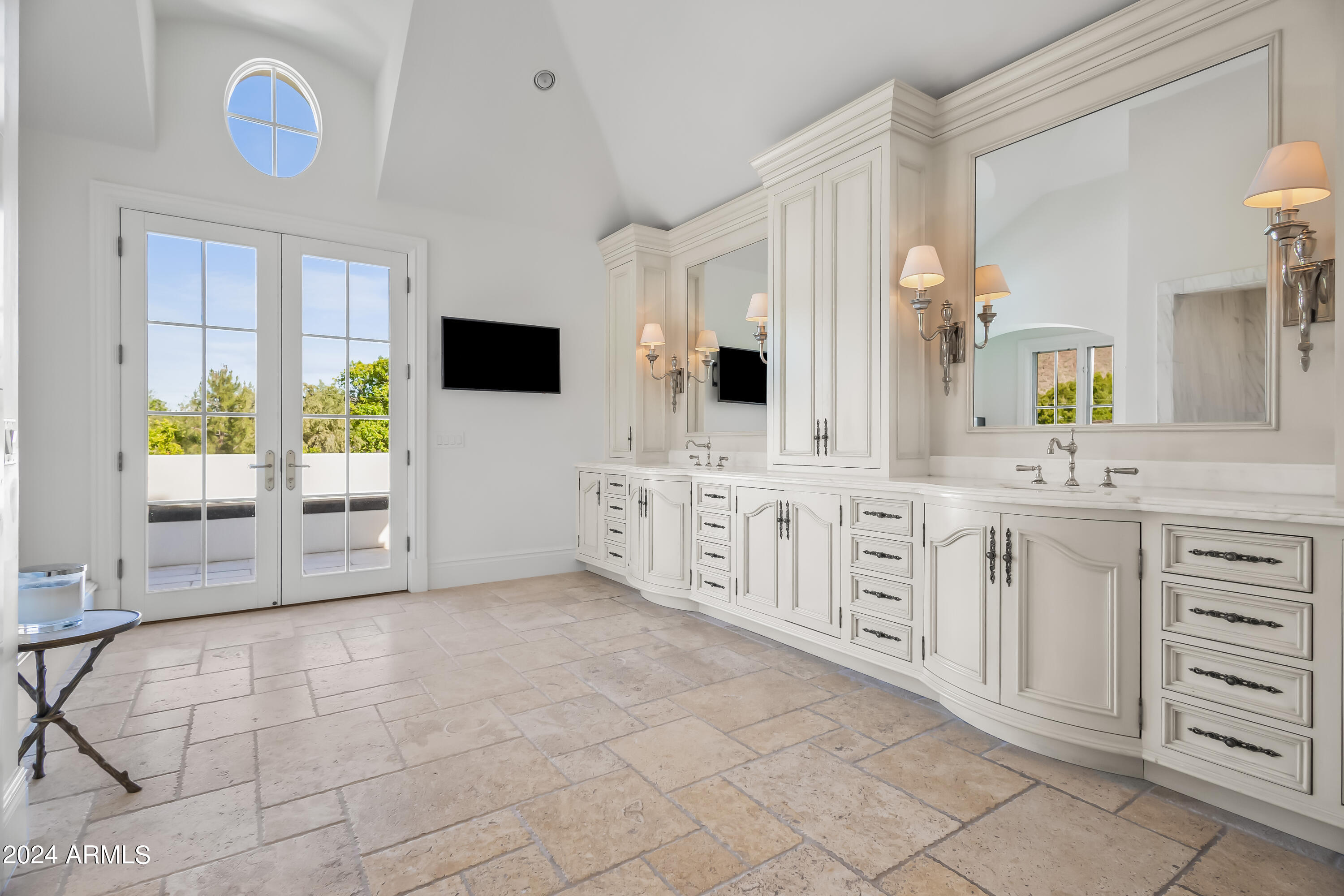 4615 N LAUNFAL Avenue