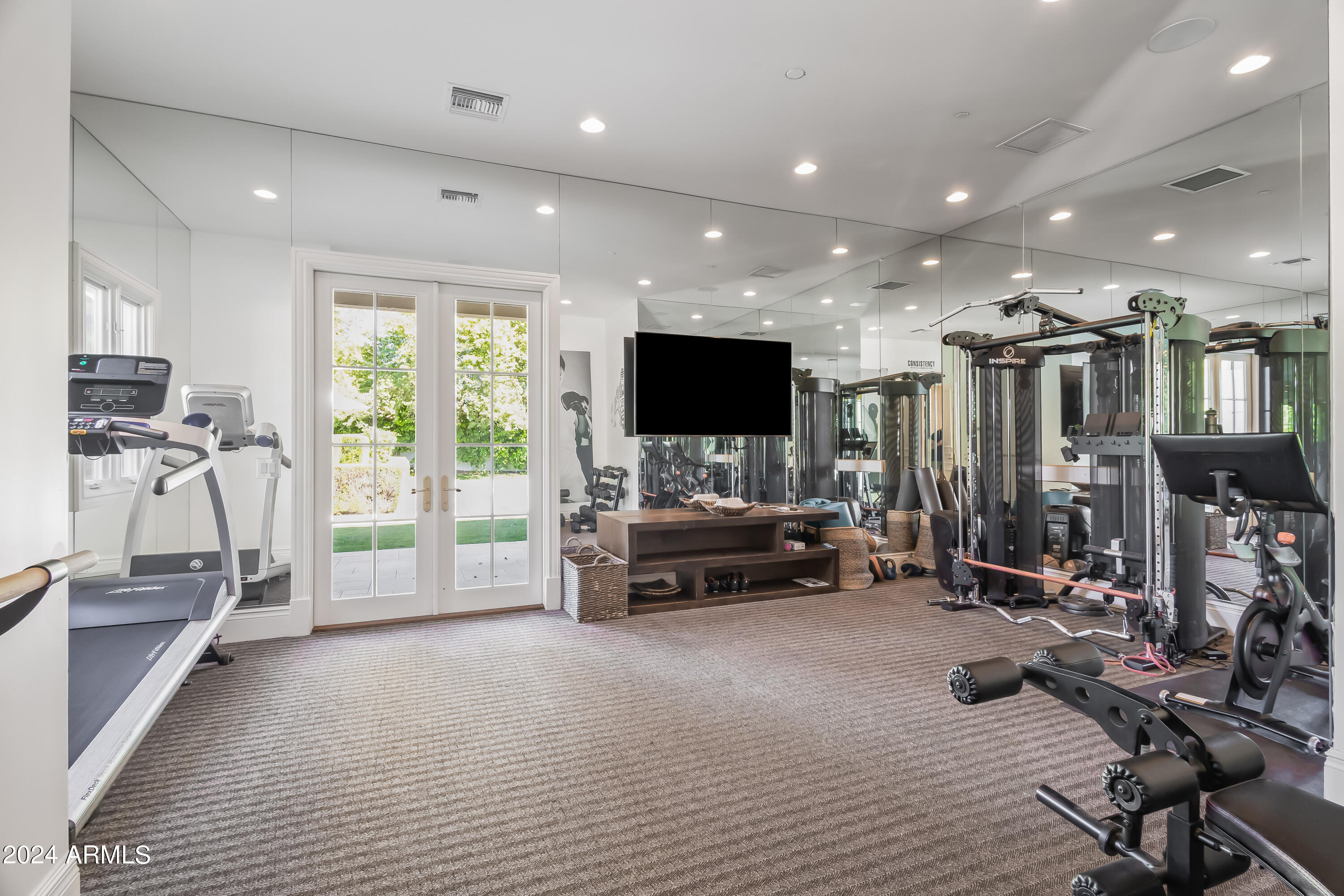 4615 N LAUNFAL Avenue