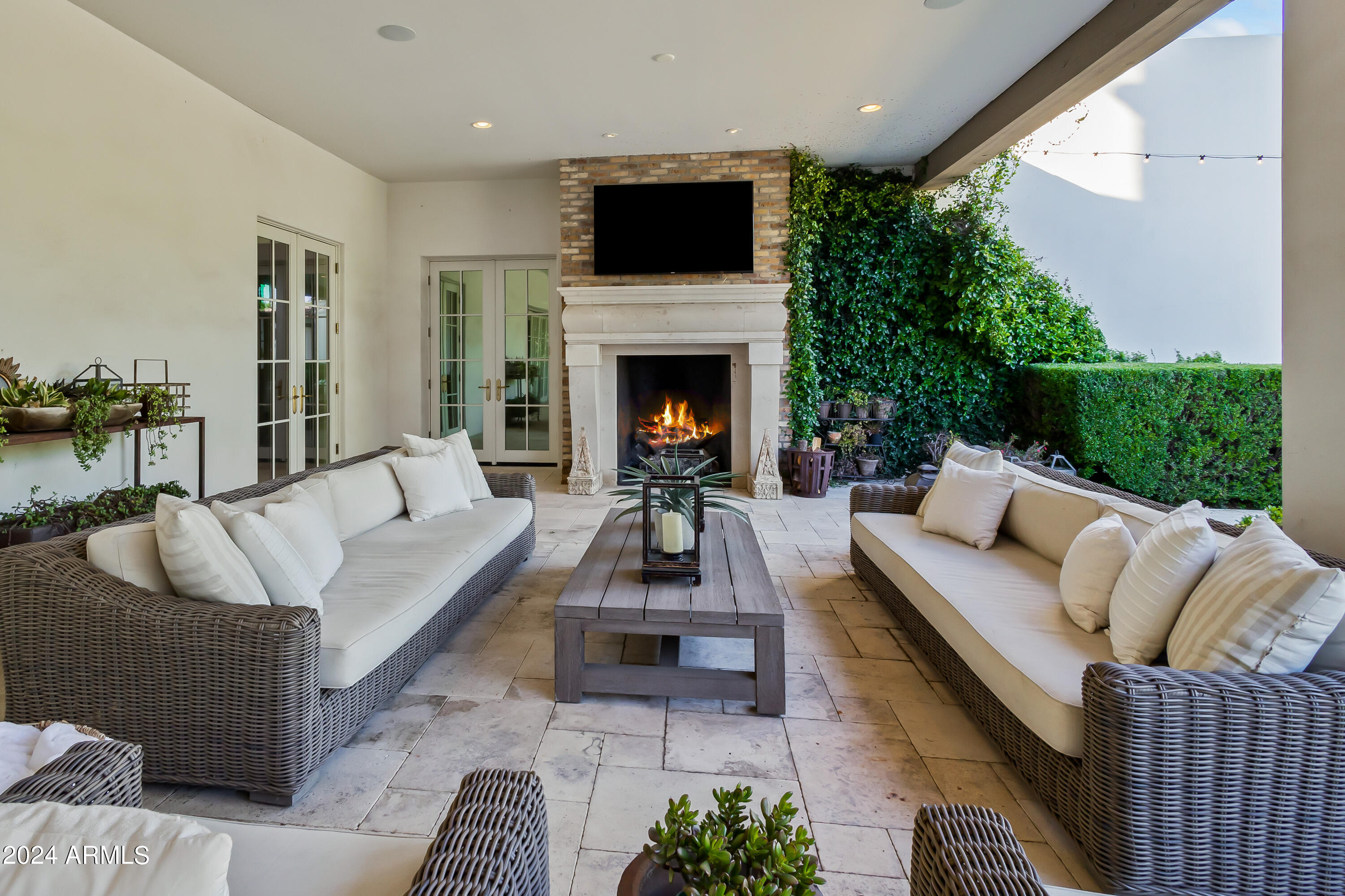 4615 N LAUNFAL Avenue