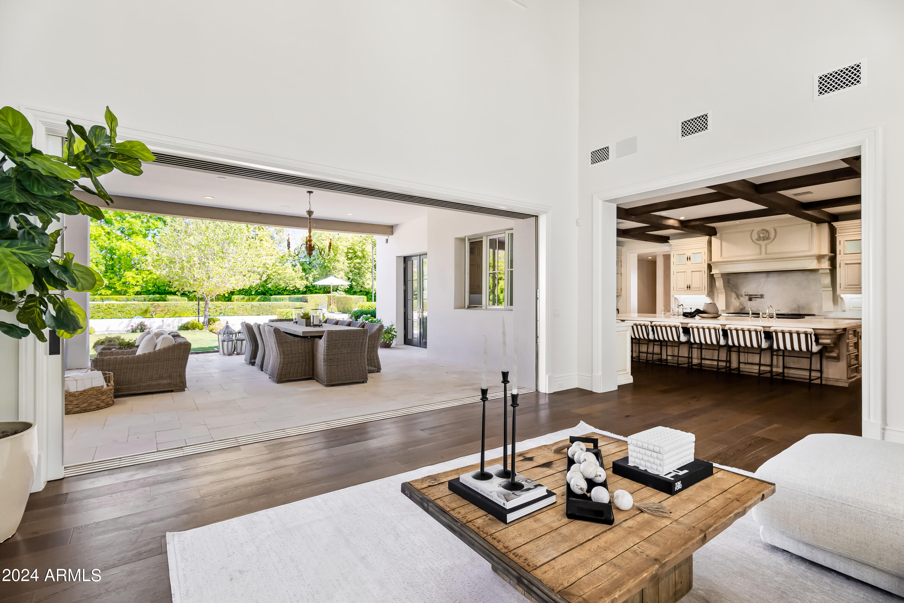 4615 N LAUNFAL Avenue