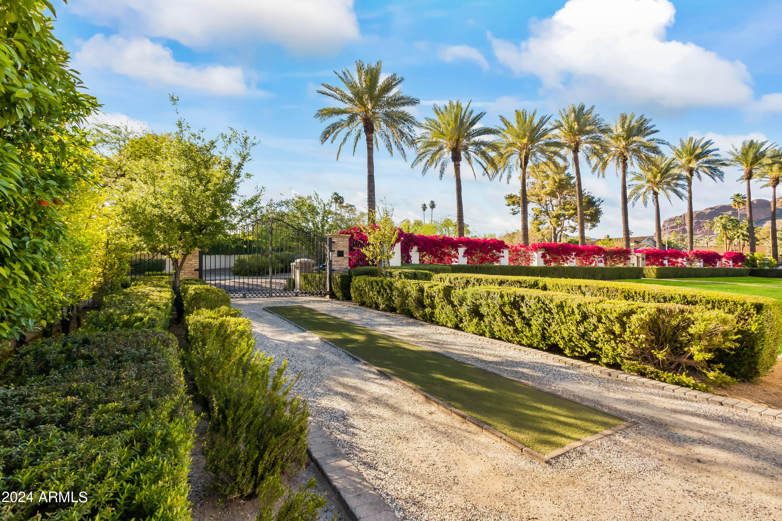 4615 N LAUNFAL Avenue