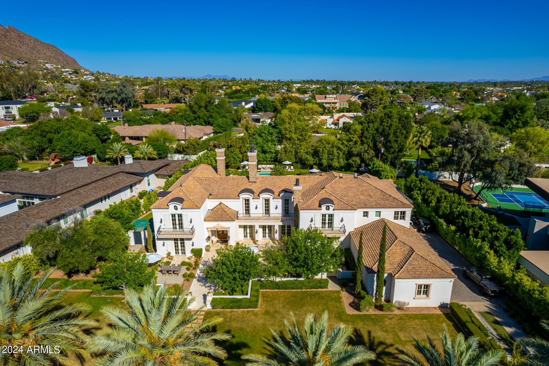 4615 N LAUNFAL Avenue