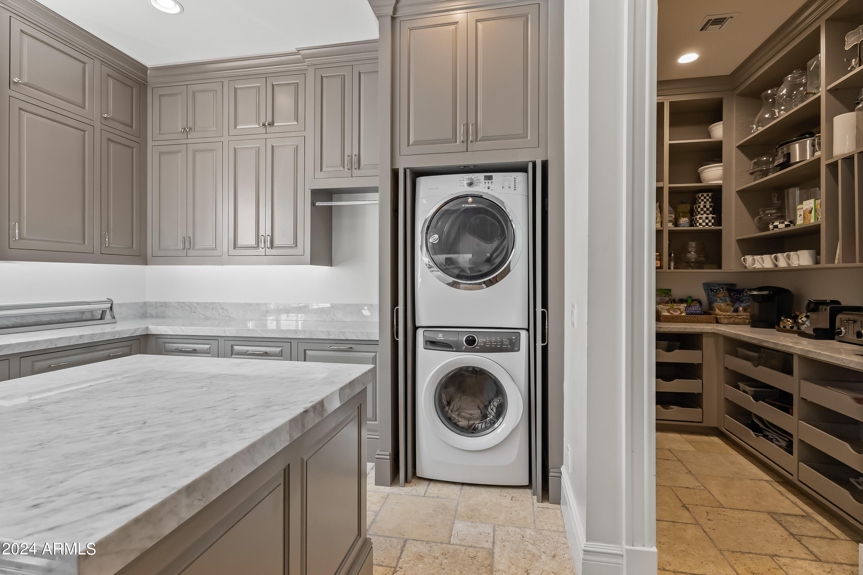 4615 N LAUNFAL Avenue