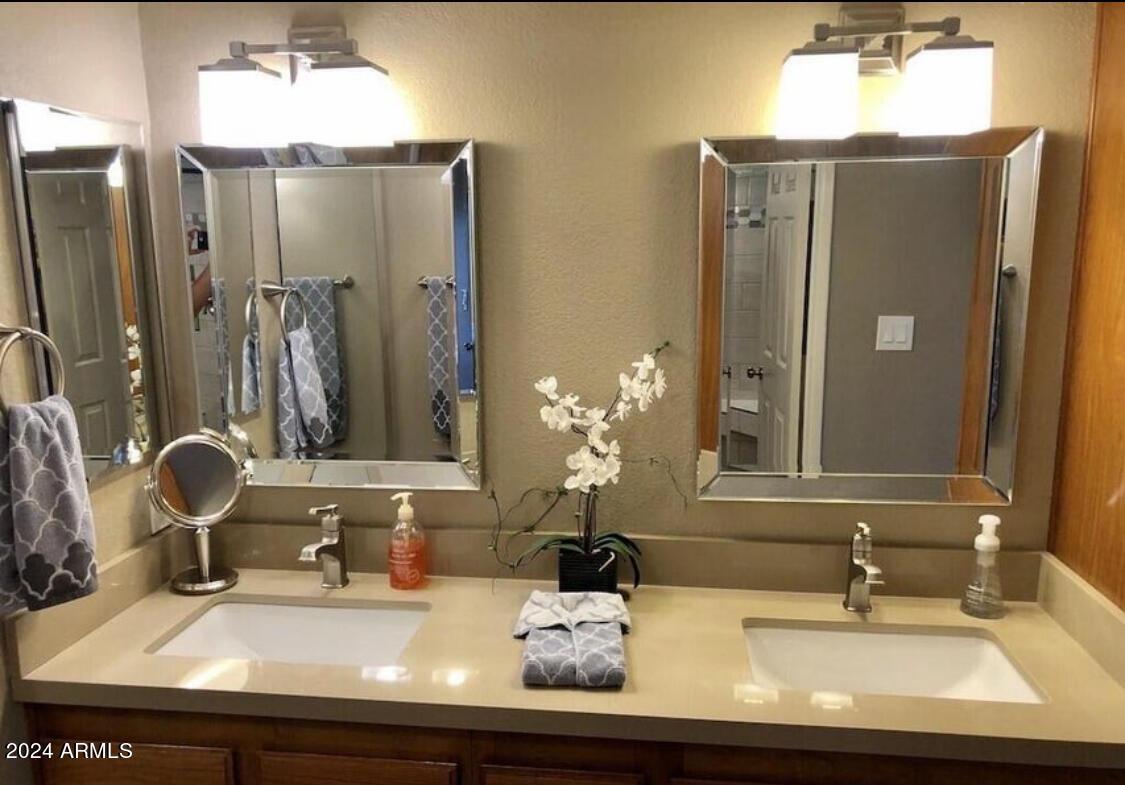 12212 N Paradise Village Parkway S, Apt 331