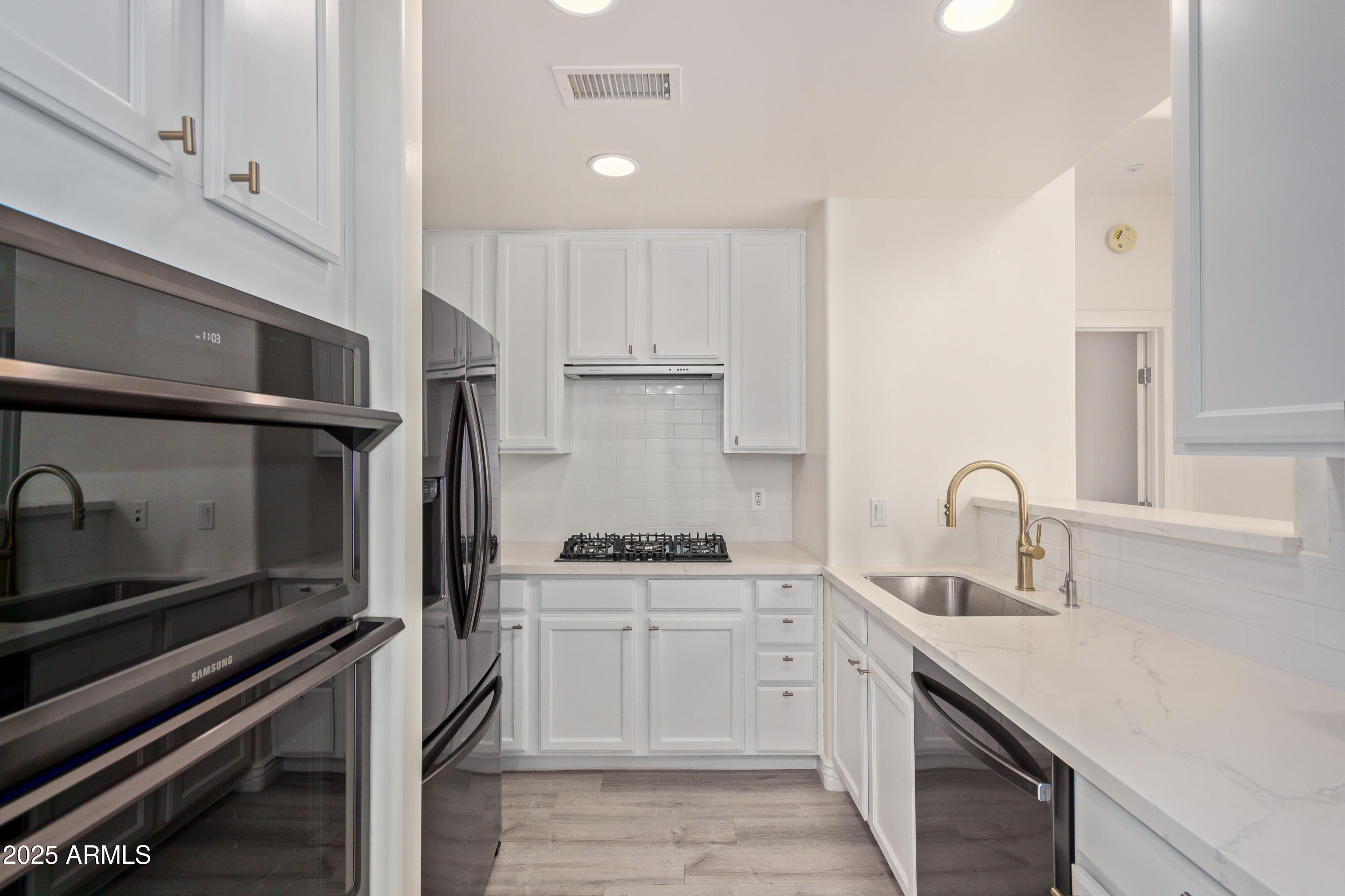 14450 N THOMPSON PEAK Parkway, 216