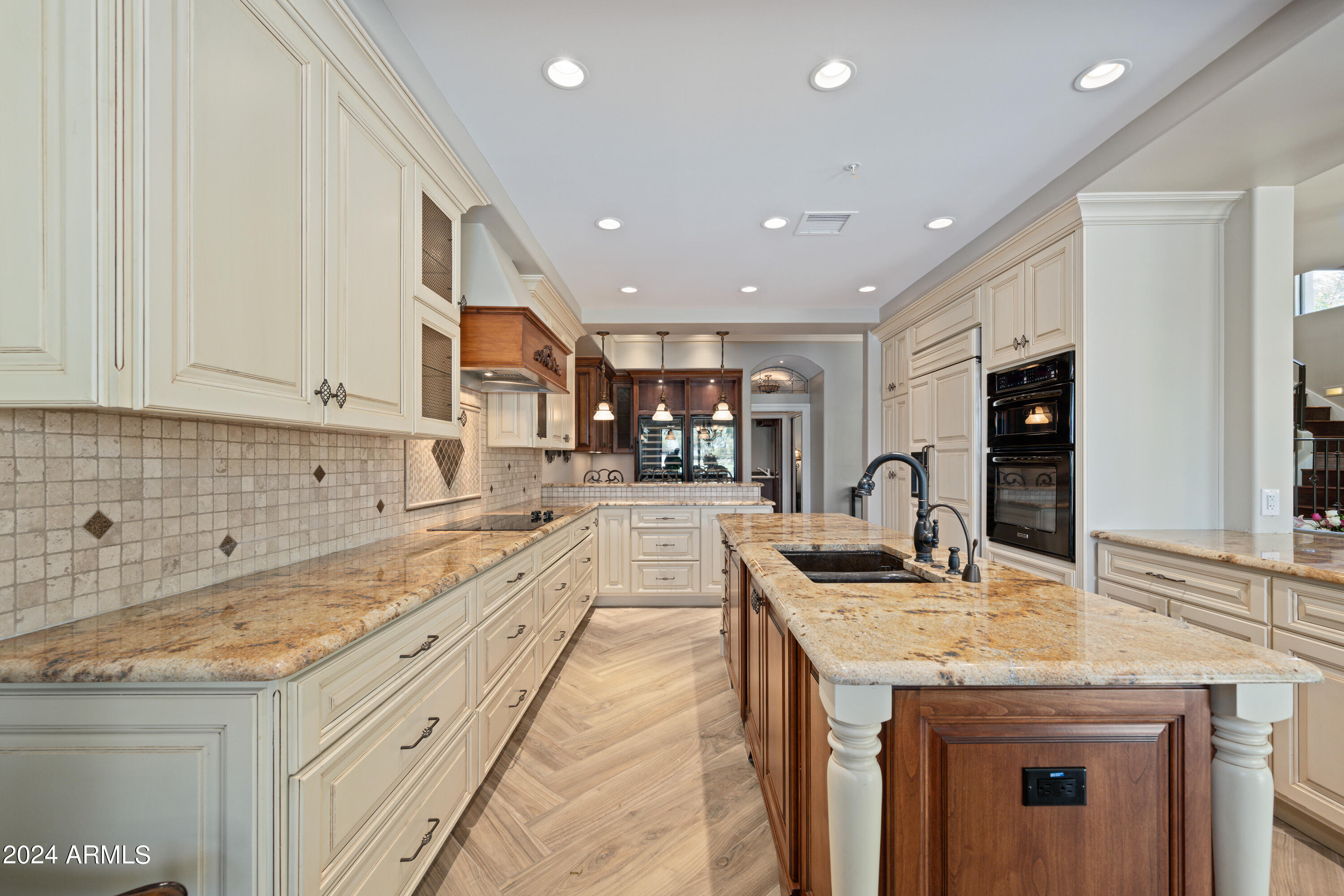 8989 N GAINEY CENTER Drive # 114