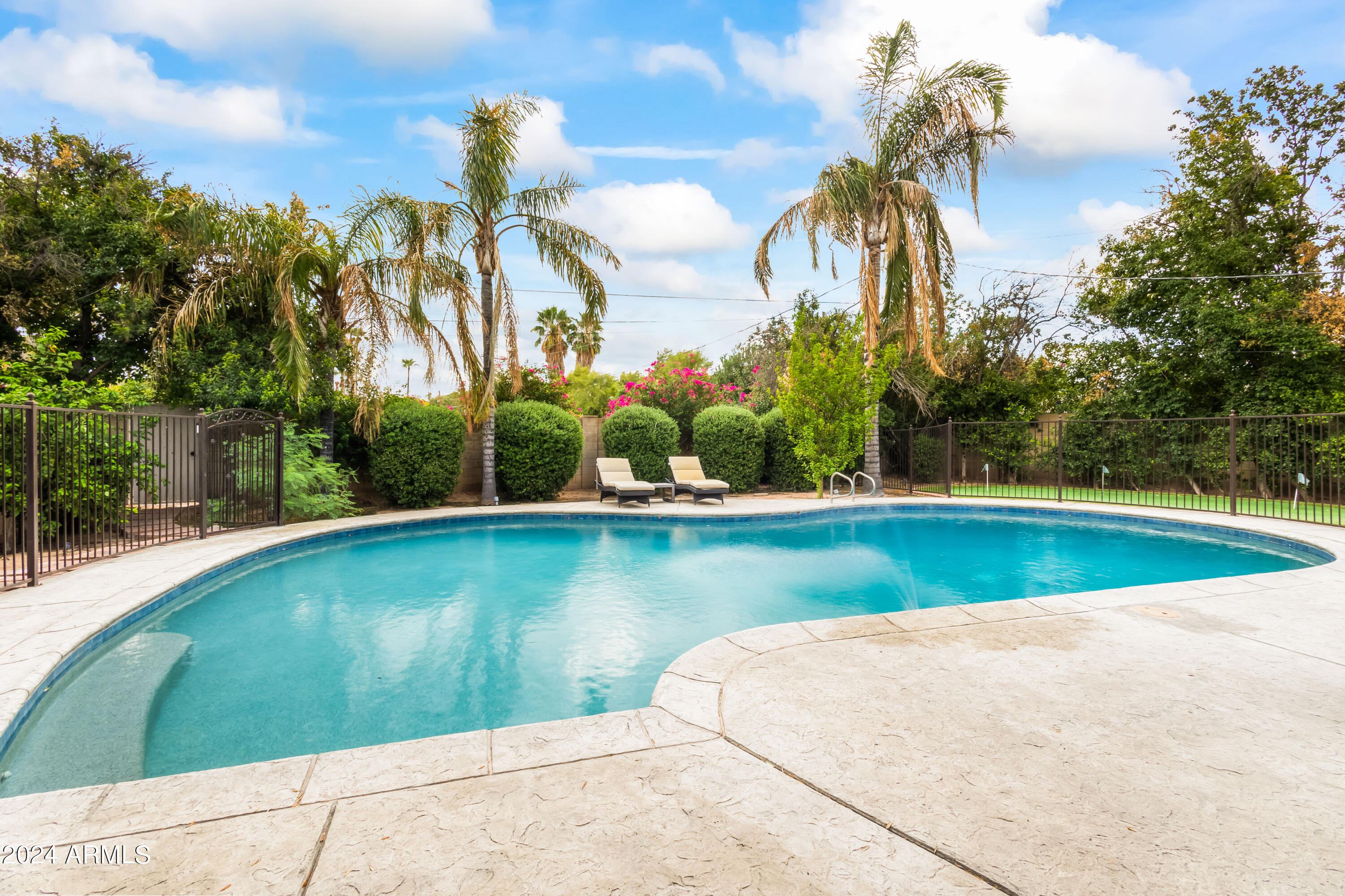 6021 E CALLE ROSA