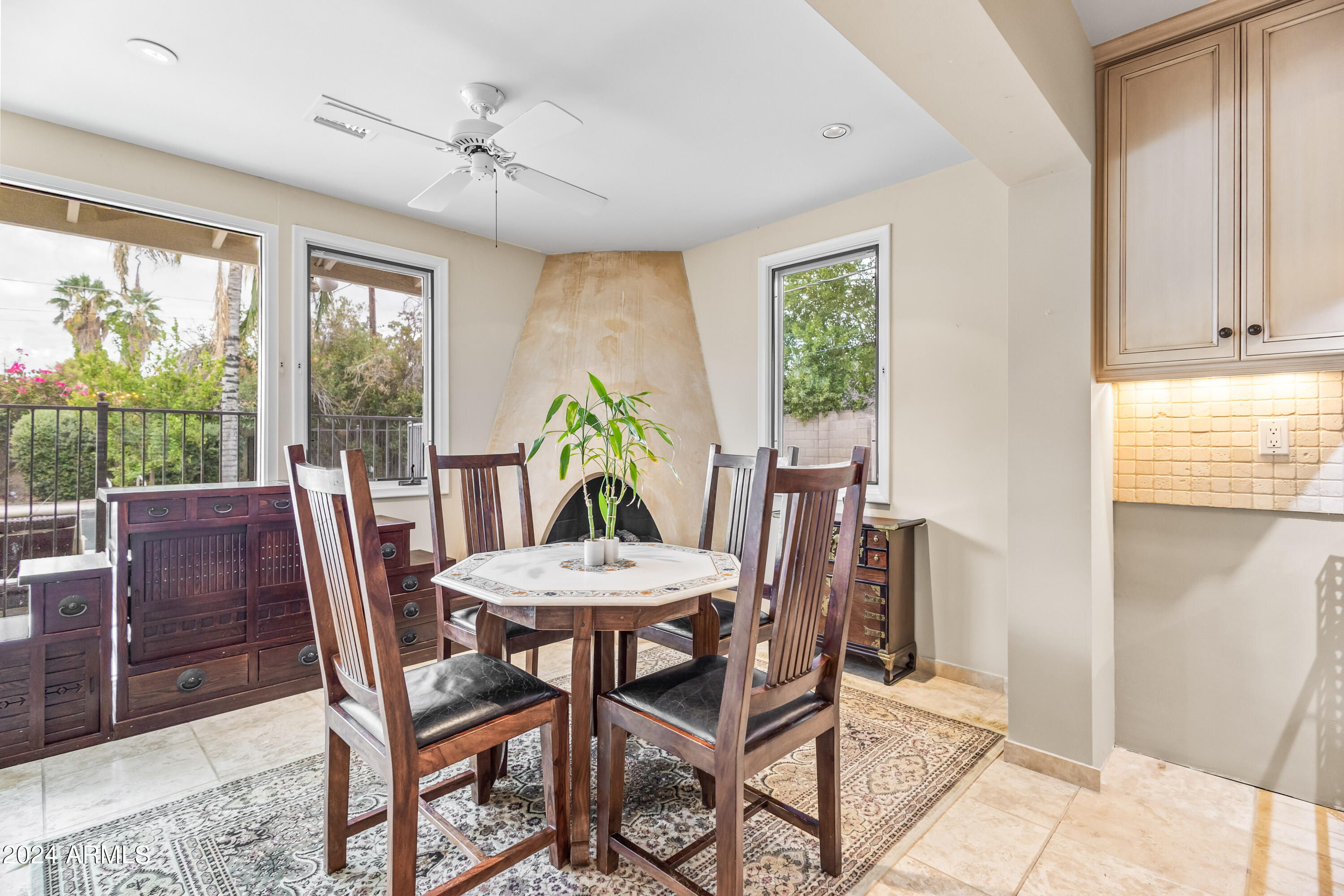 6021 E CALLE ROSA