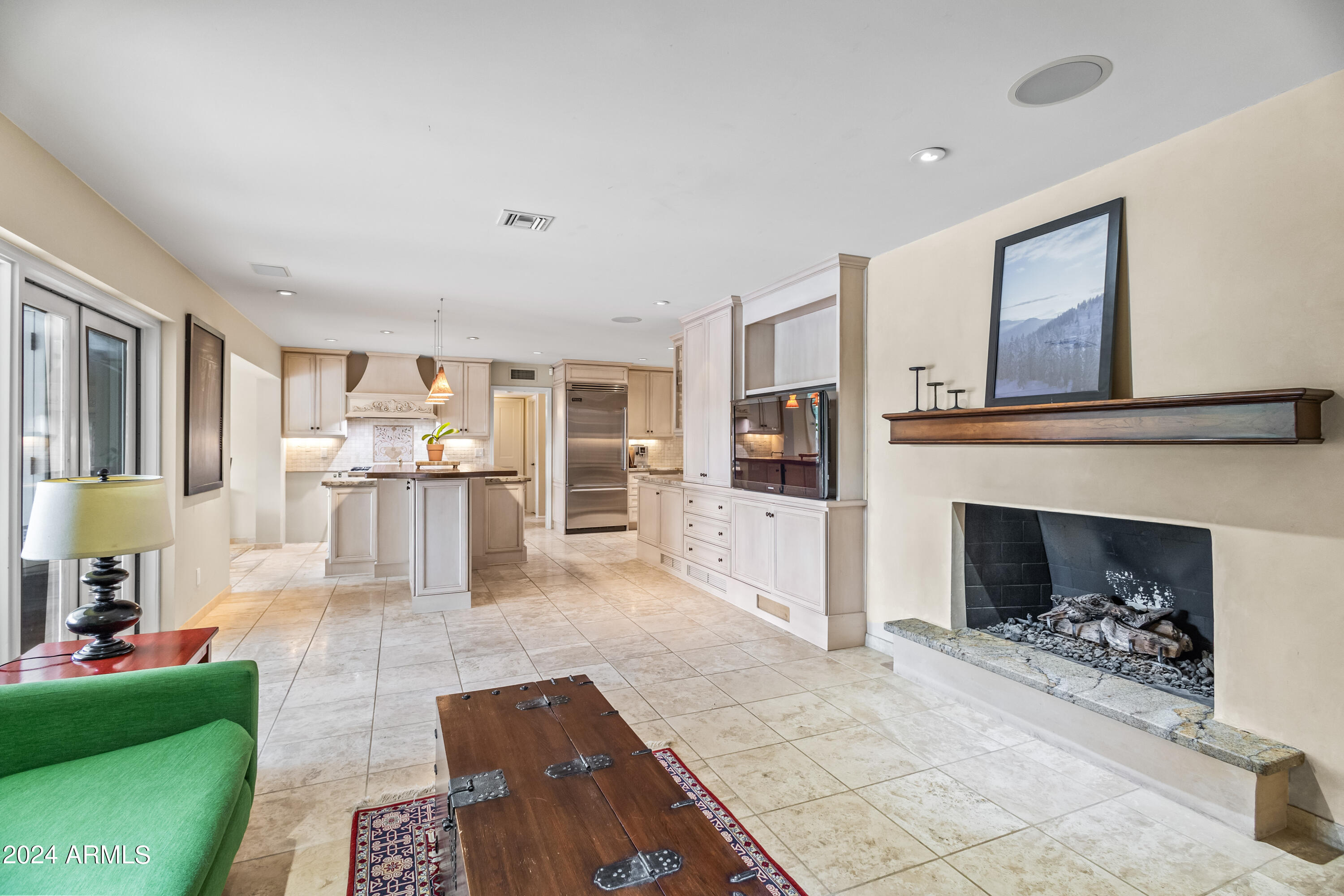 6021 E CALLE ROSA