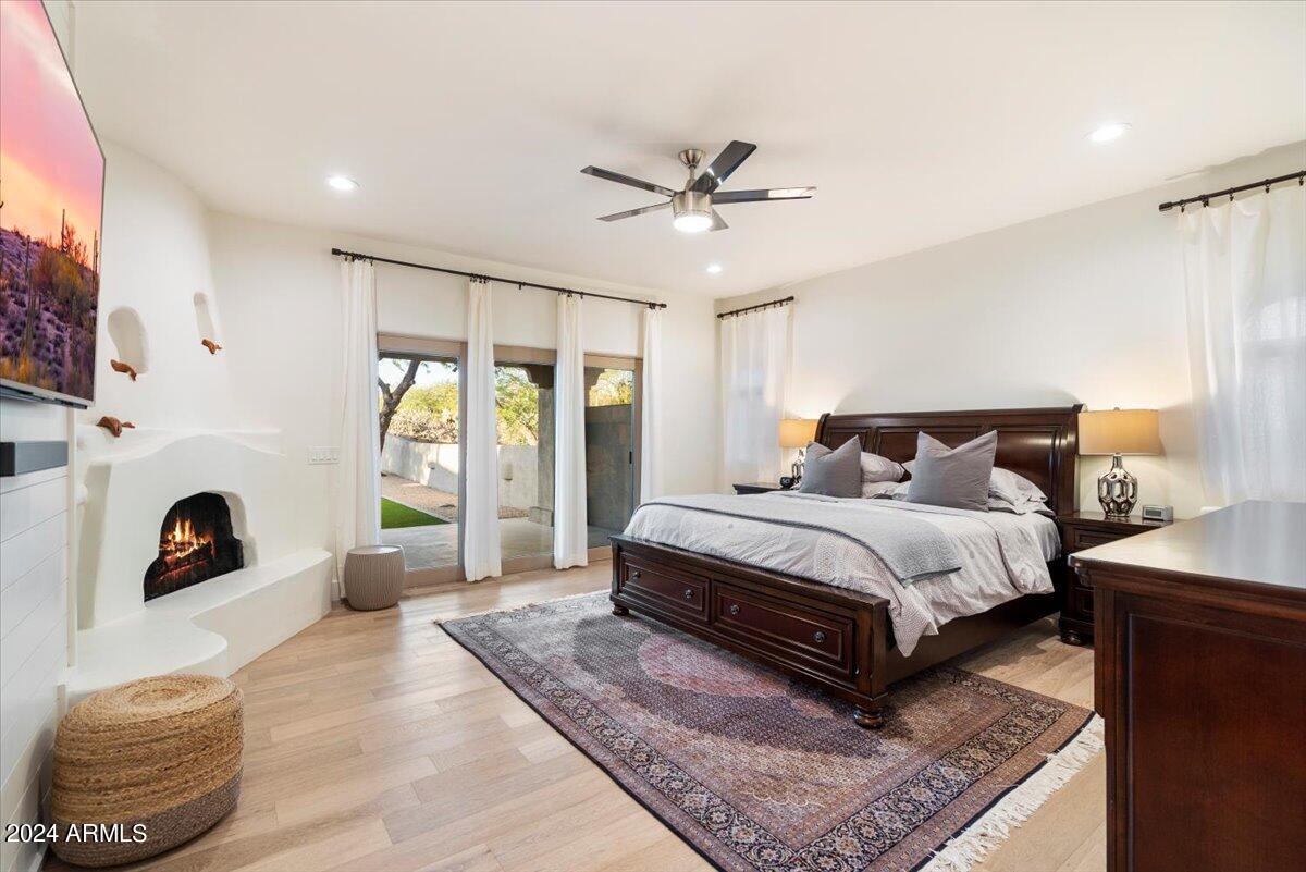 7628 E MARY SHARON Drive
