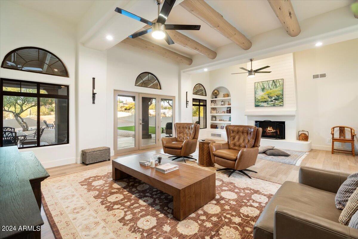 7628 E MARY SHARON Drive