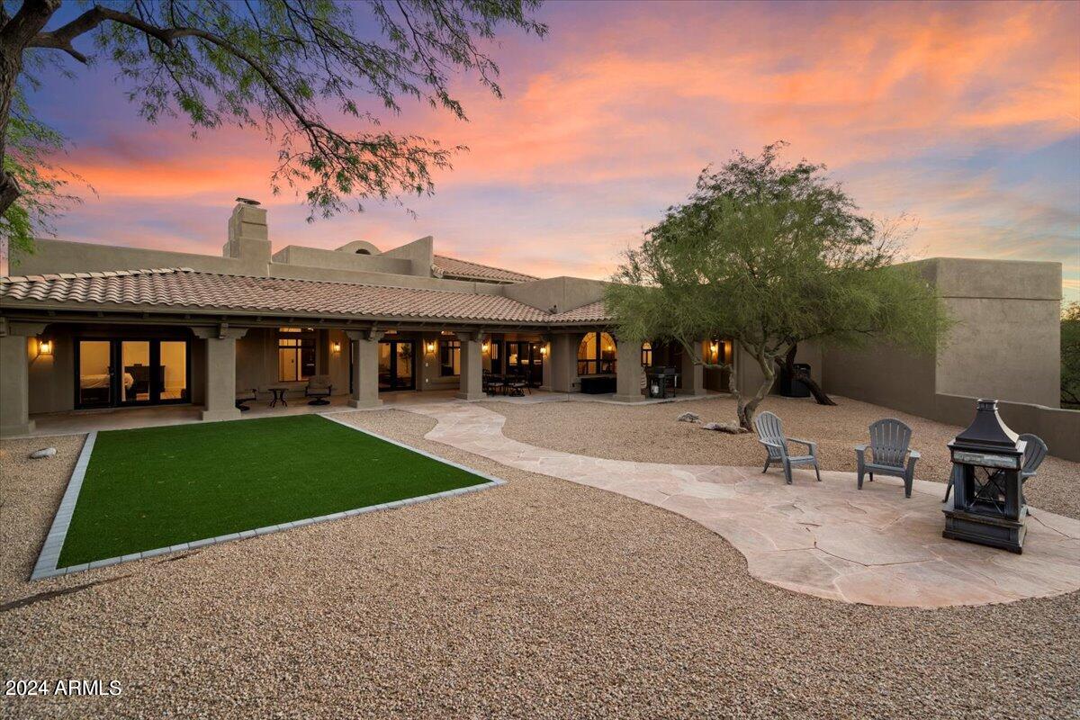 7628 E MARY SHARON Drive