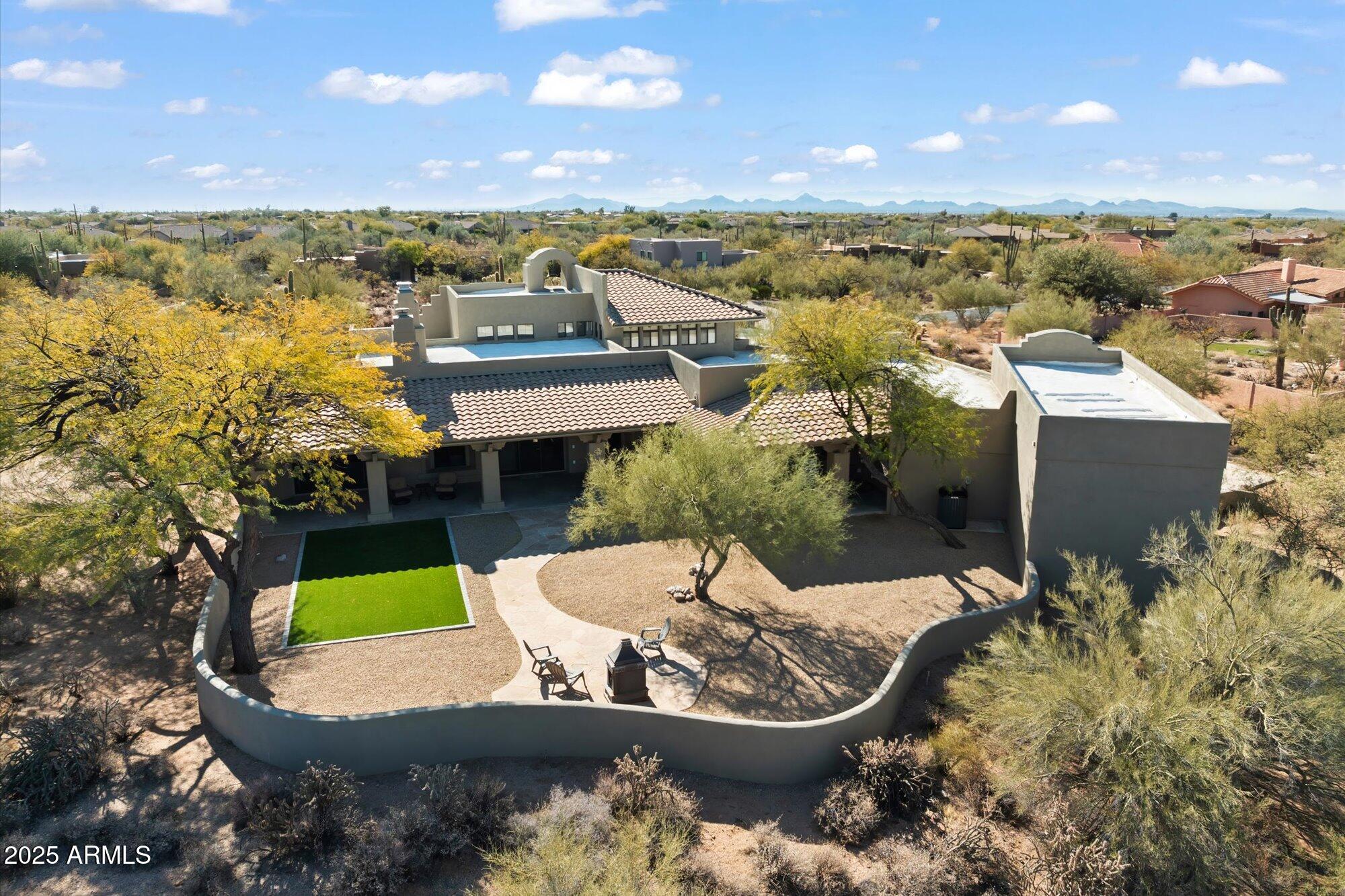 7628 E MARY SHARON Drive