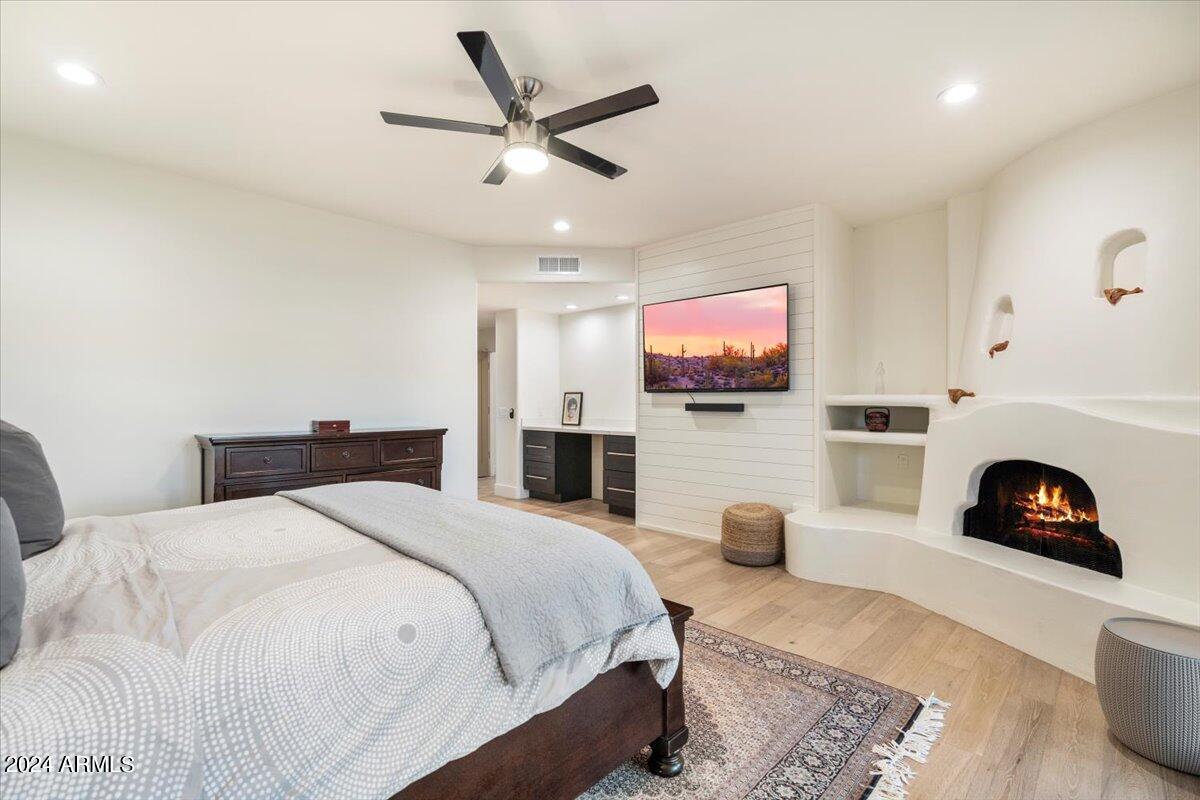 7628 E MARY SHARON Drive