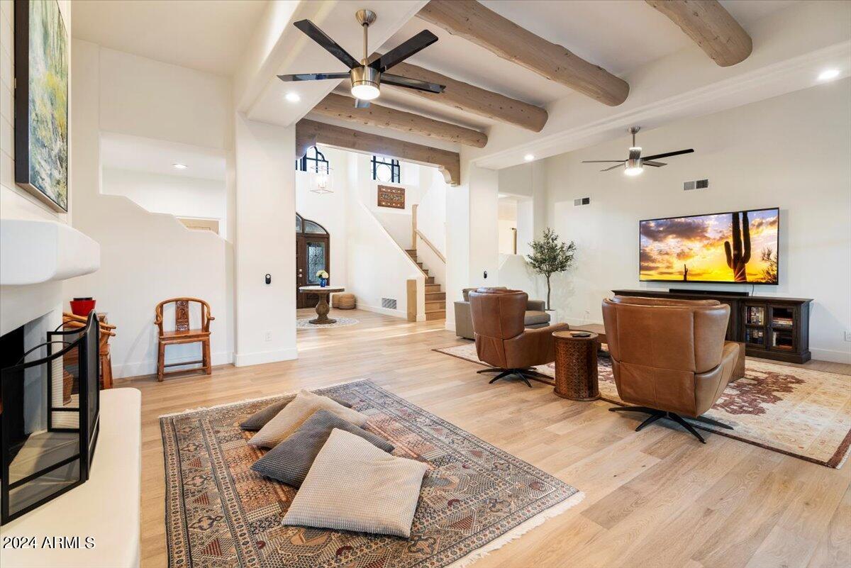 7628 E MARY SHARON Drive