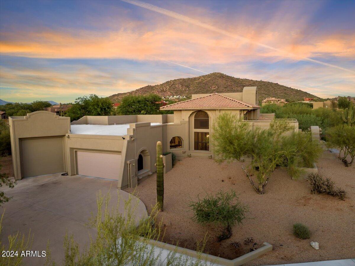 7628 E MARY SHARON Drive