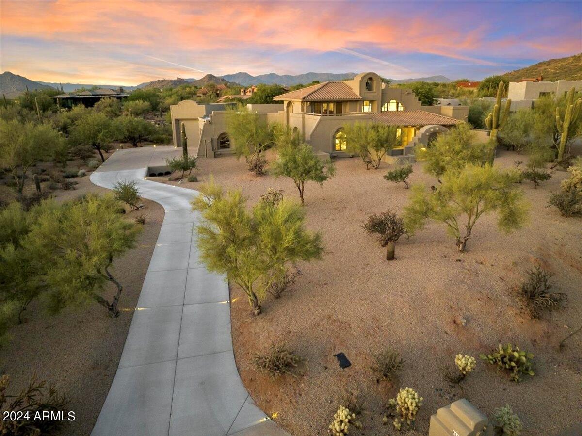 7628 E MARY SHARON Drive