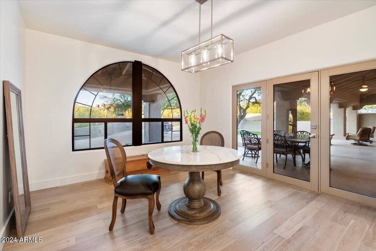 7628 E MARY SHARON Drive