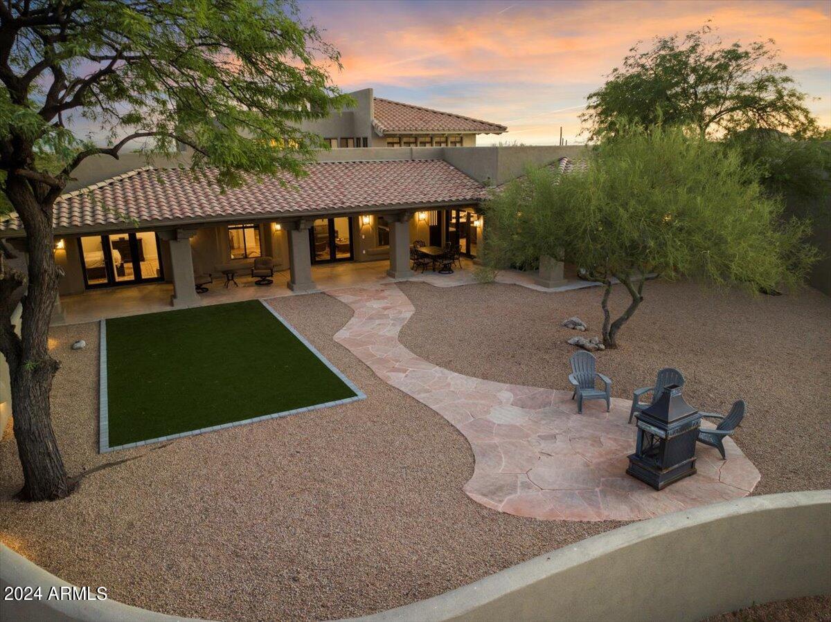 7628 E MARY SHARON Drive