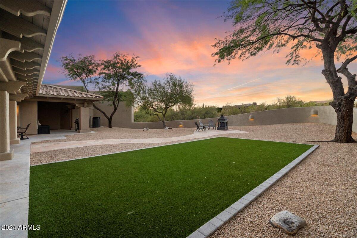 7628 E MARY SHARON Drive