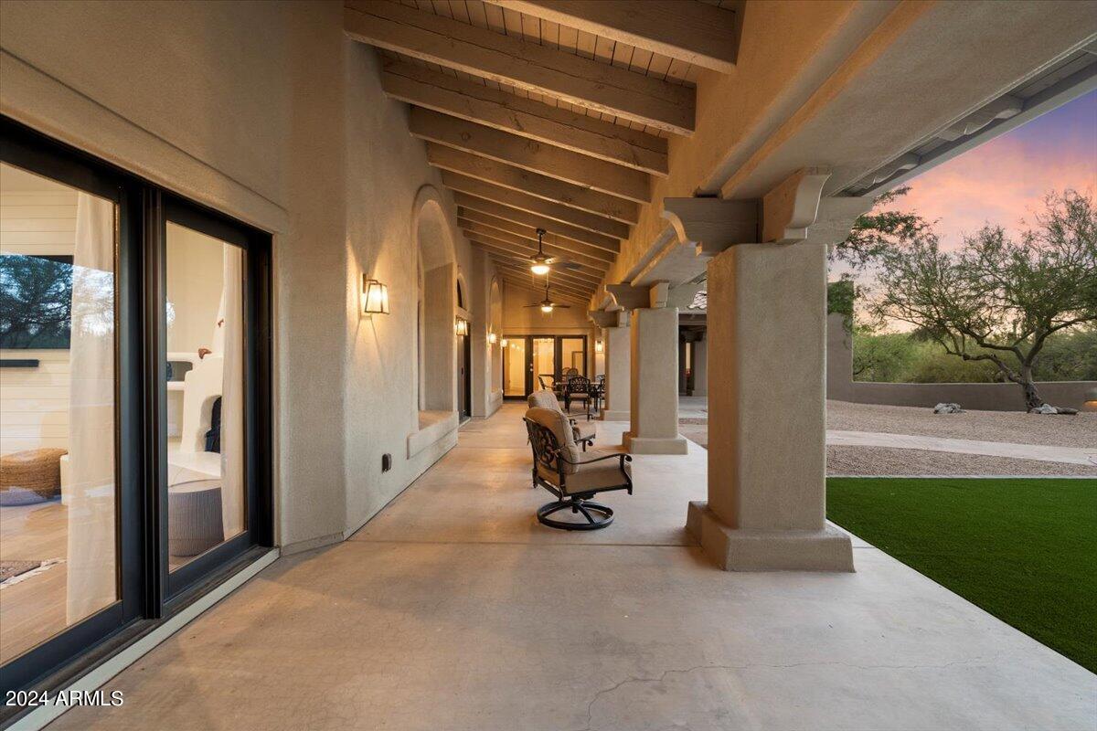 7628 E MARY SHARON Drive