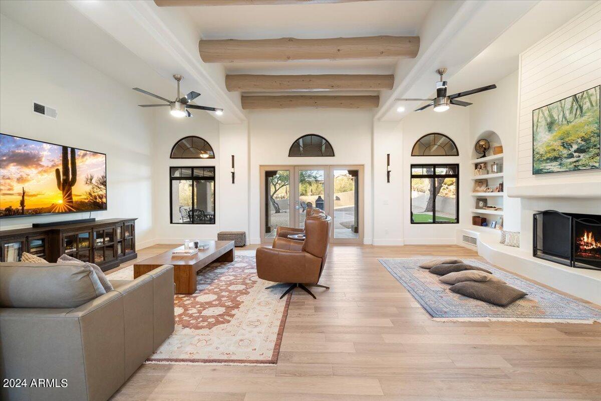 7628 E MARY SHARON Drive