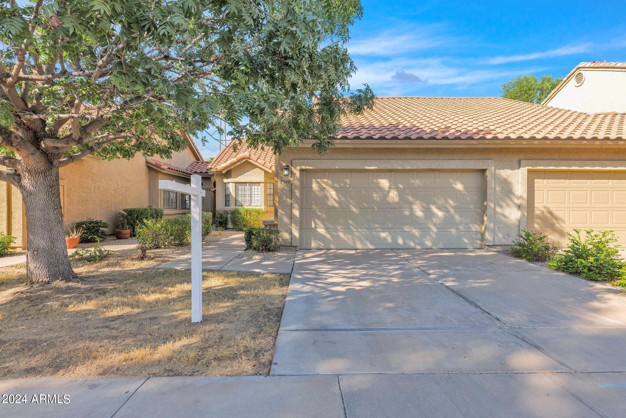 7948 E PEPPER TREE Lane