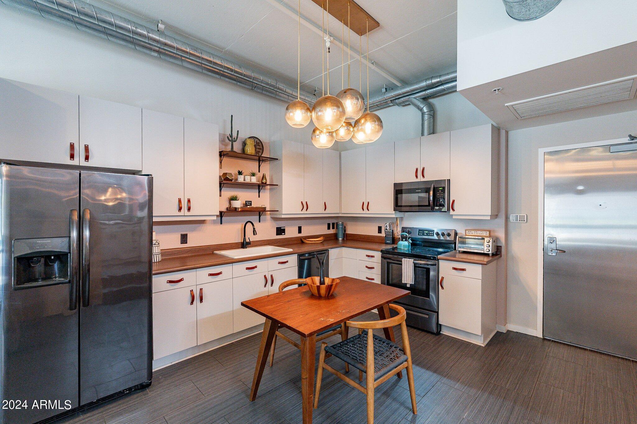 7301 E 3RD Avenue, 116