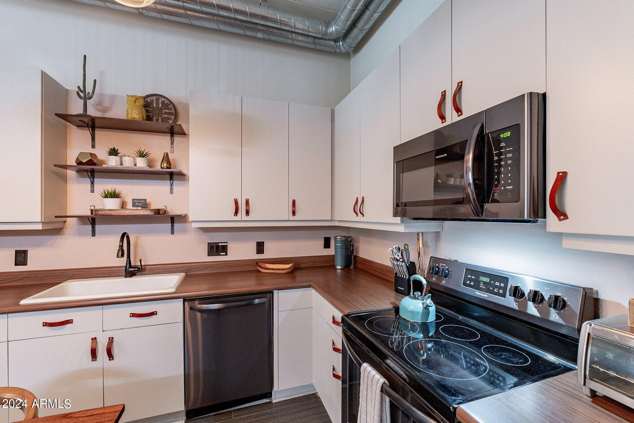 7301 E 3RD Avenue, 116