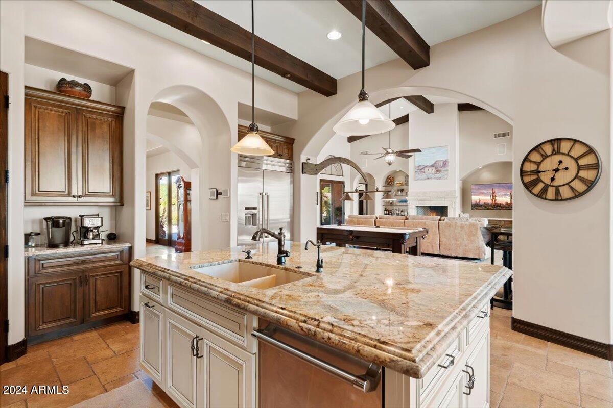 9005 N CRIMSON Canyon