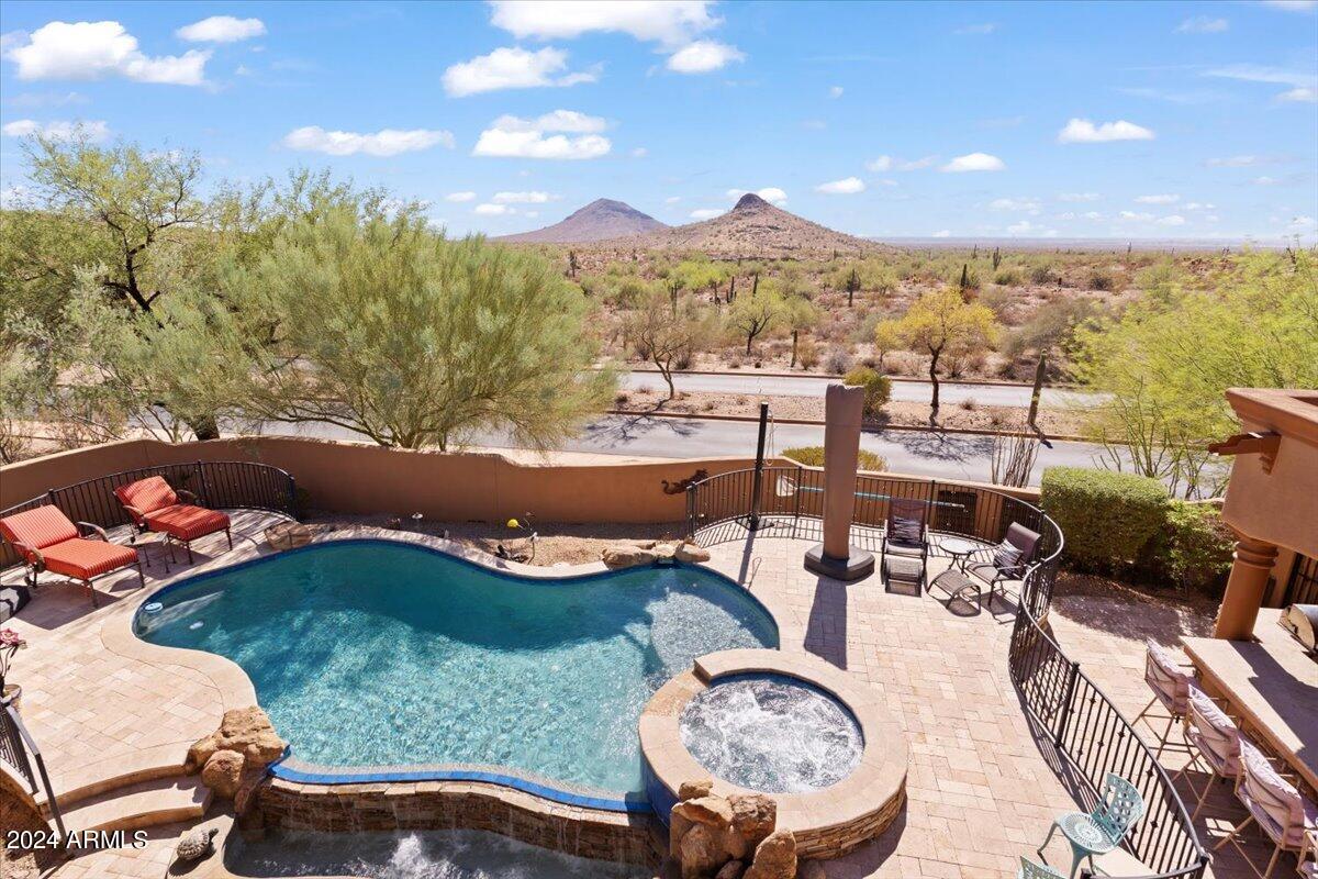 9005 N CRIMSON Canyon