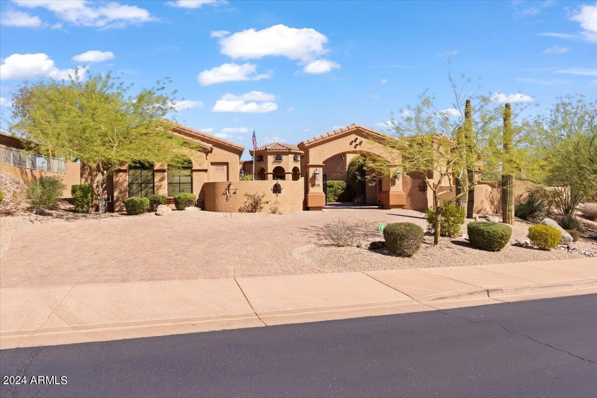 9005 N CRIMSON Canyon