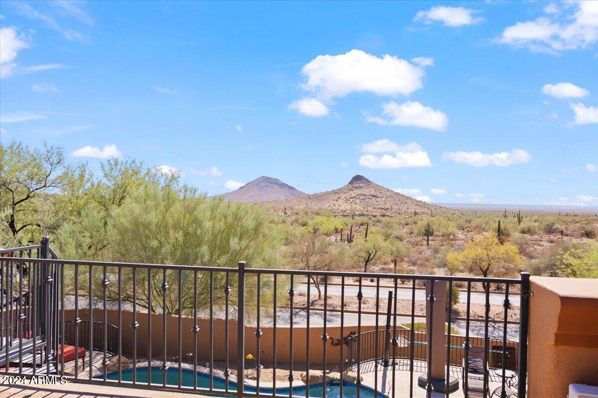 9005 N CRIMSON Canyon