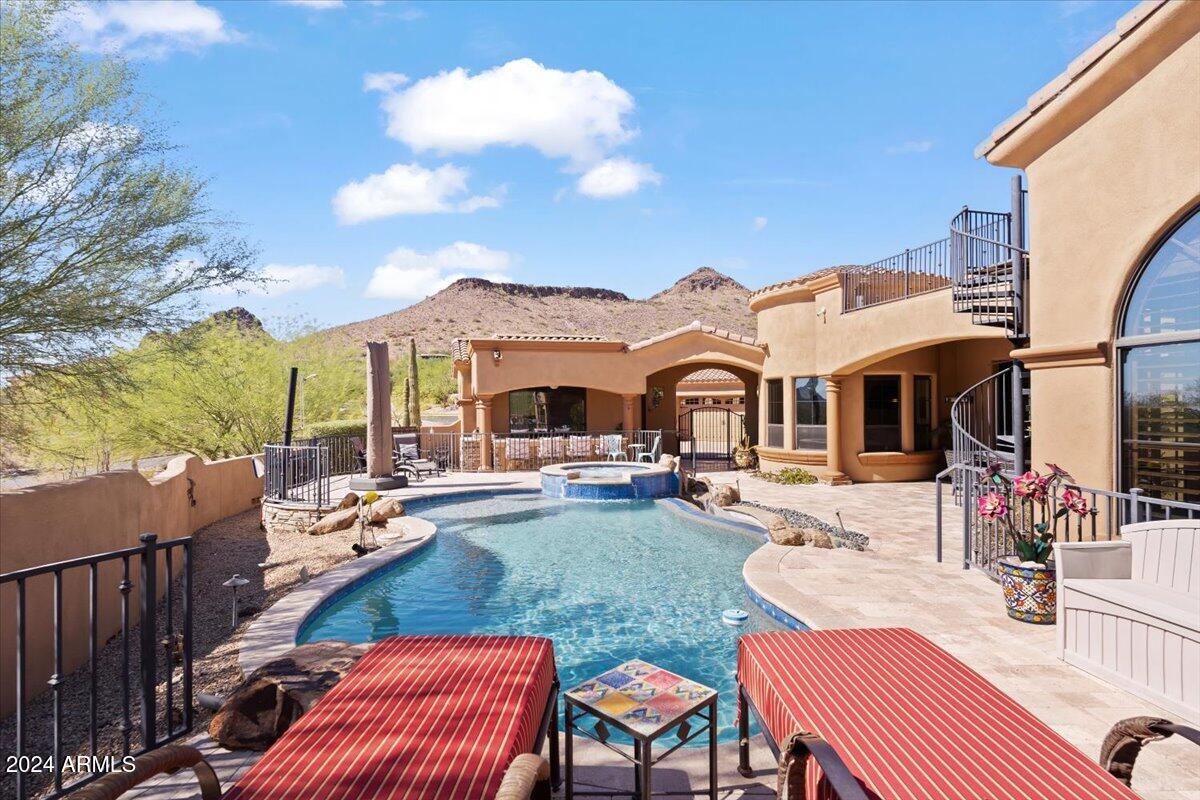 9005 N CRIMSON Canyon
