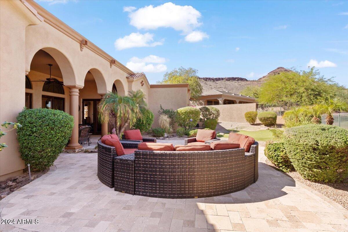 9005 N CRIMSON Canyon