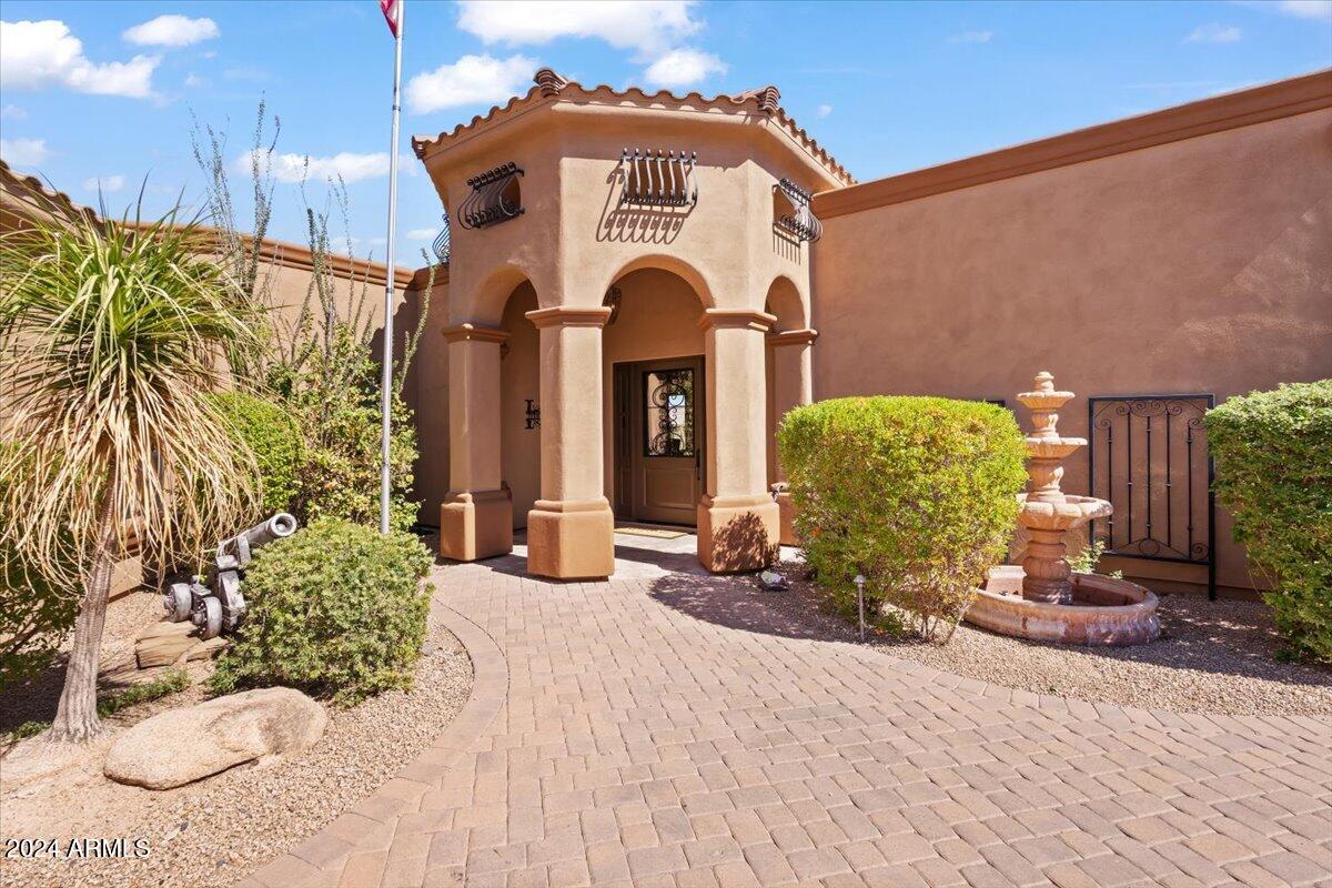 9005 N CRIMSON Canyon
