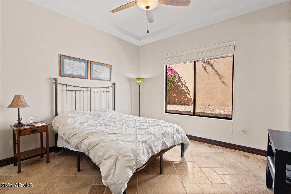 9005 N CRIMSON Canyon