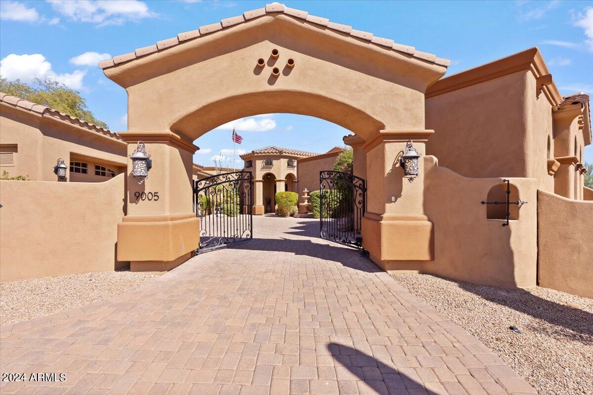 9005 N CRIMSON Canyon