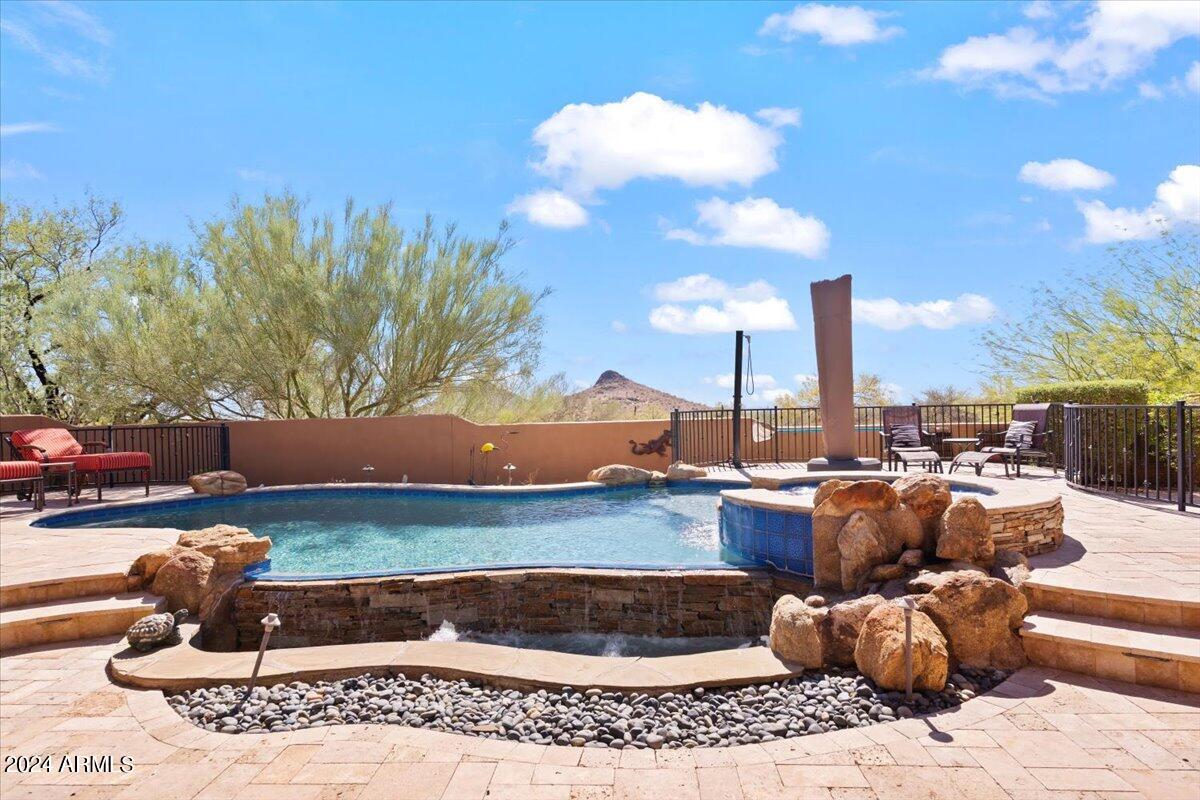 9005 N CRIMSON Canyon